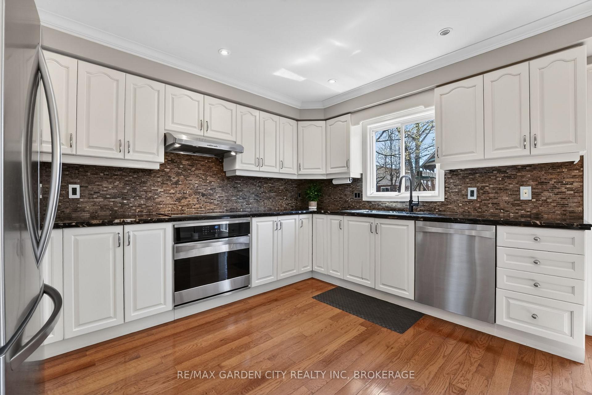 Photo 13 of 734 Brigadoon Drive, Hamilton, Gourley — HOMEH