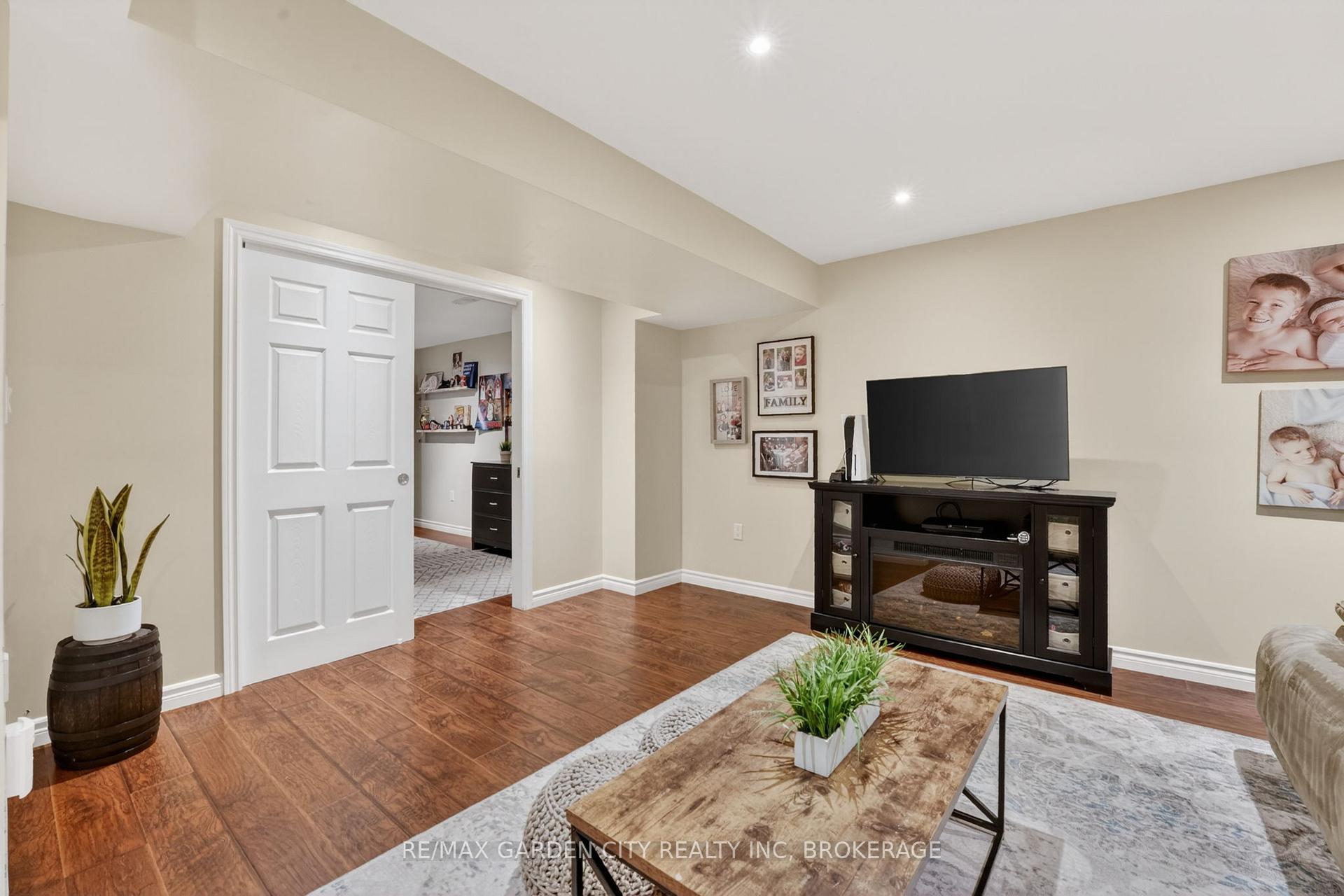 Photo 33 of 734 Brigadoon Drive, Hamilton, Gourley — HOMEH