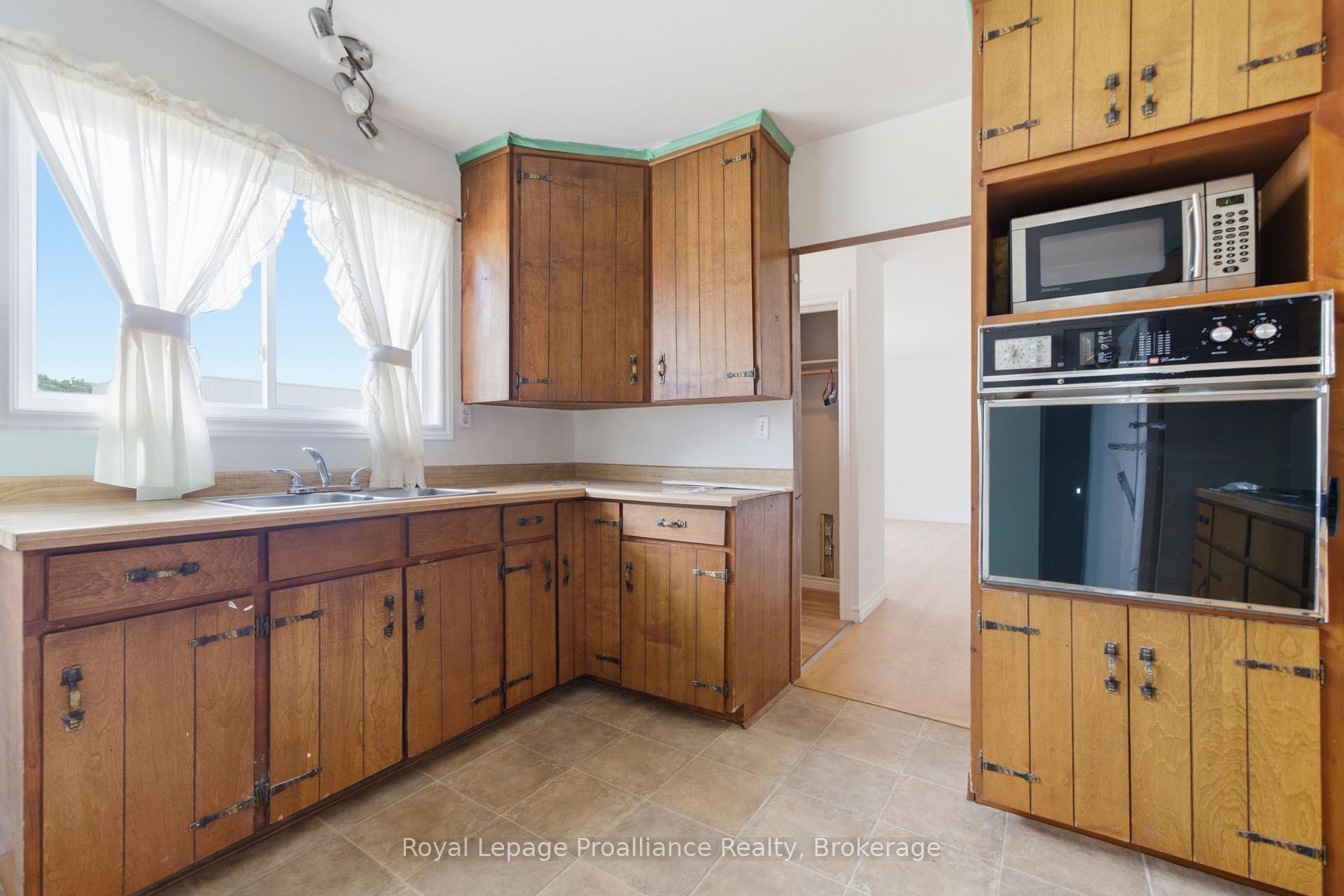 Photo 18 of 43 Adelaide St Street, Quinte West, Frankford Ward — HOMEH