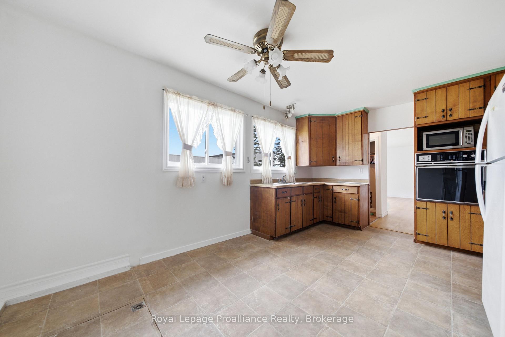 Photo 21 of 43 Adelaide St Street, Quinte West, Frankford Ward — HOMEH