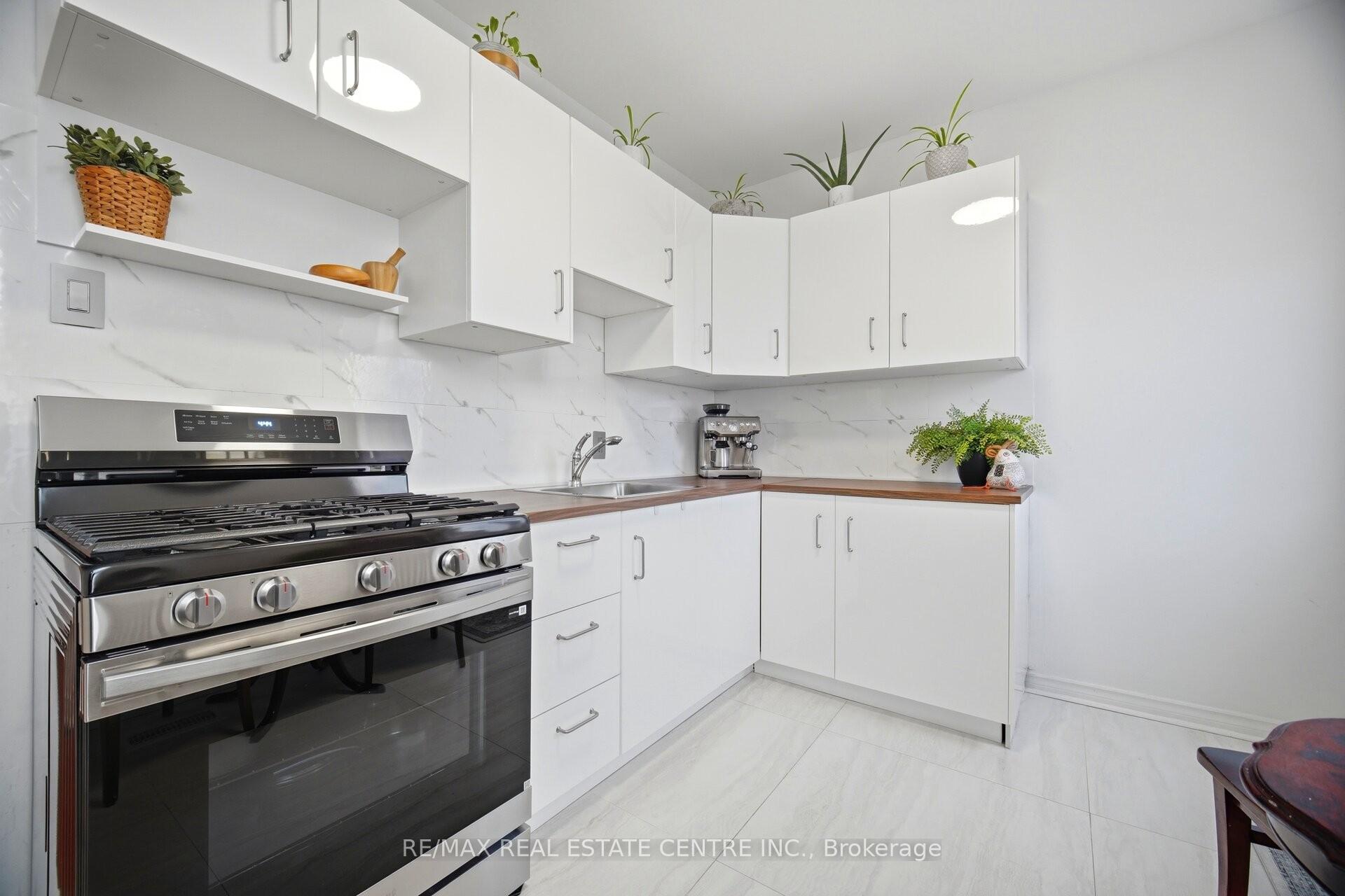 Photo 14 of 490 wentworth Street N, Hamilton, Industrial Sector — HOMEH