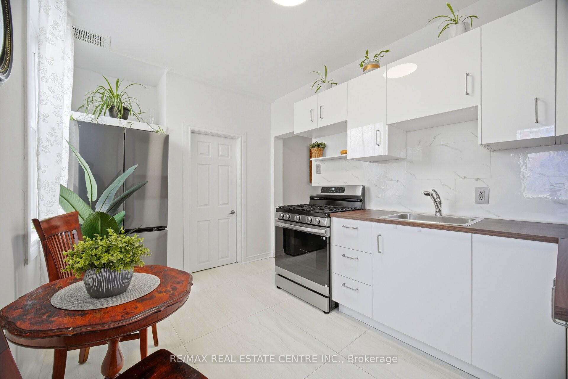Photo 16 of 490 wentworth Street N, Hamilton, Industrial Sector — HOMEH