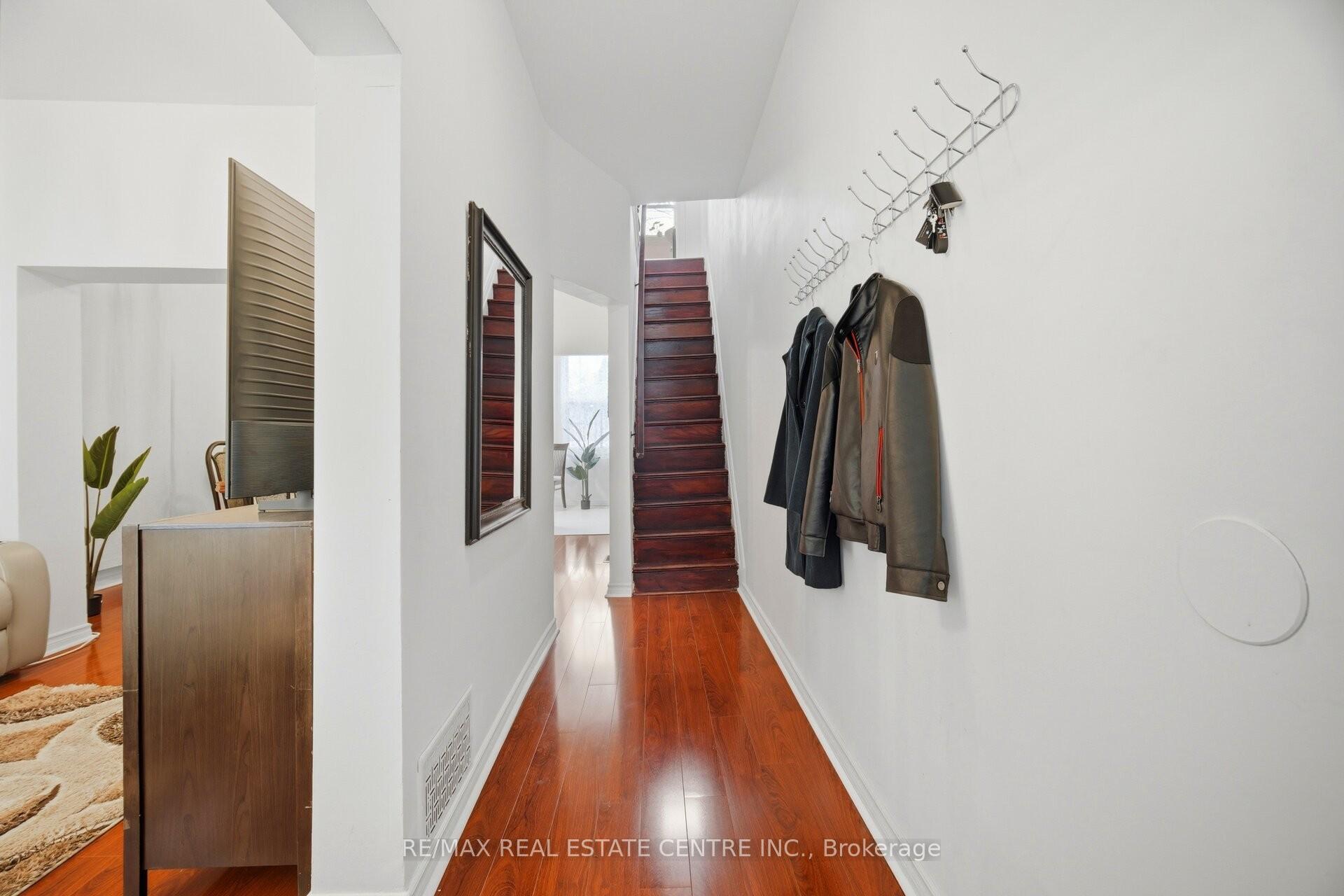 Photo 23 of 490 wentworth Street N, Hamilton, Industrial Sector — HOMEH