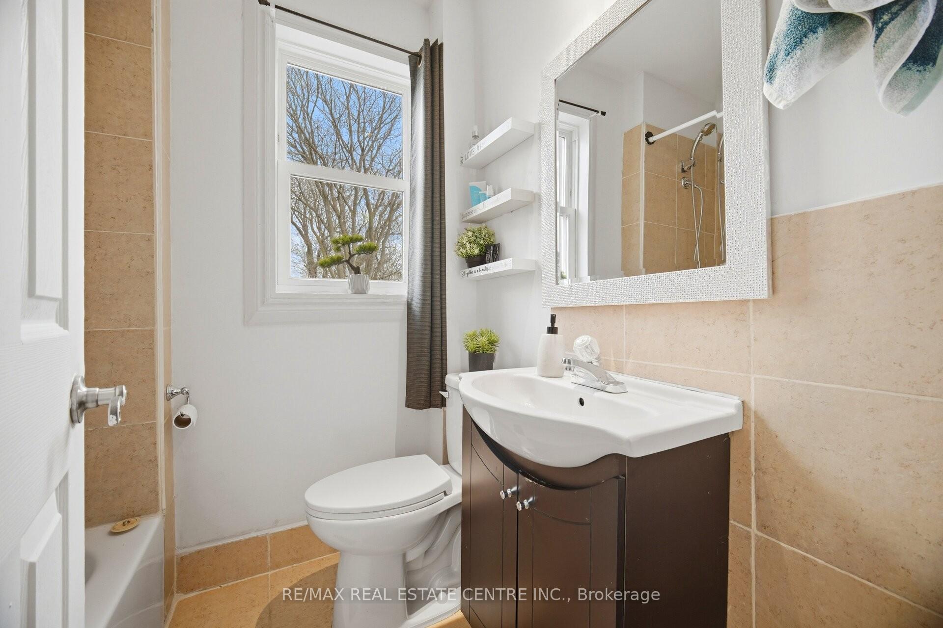 Photo 28 of 490 wentworth Street N, Hamilton, Industrial Sector — HOMEH