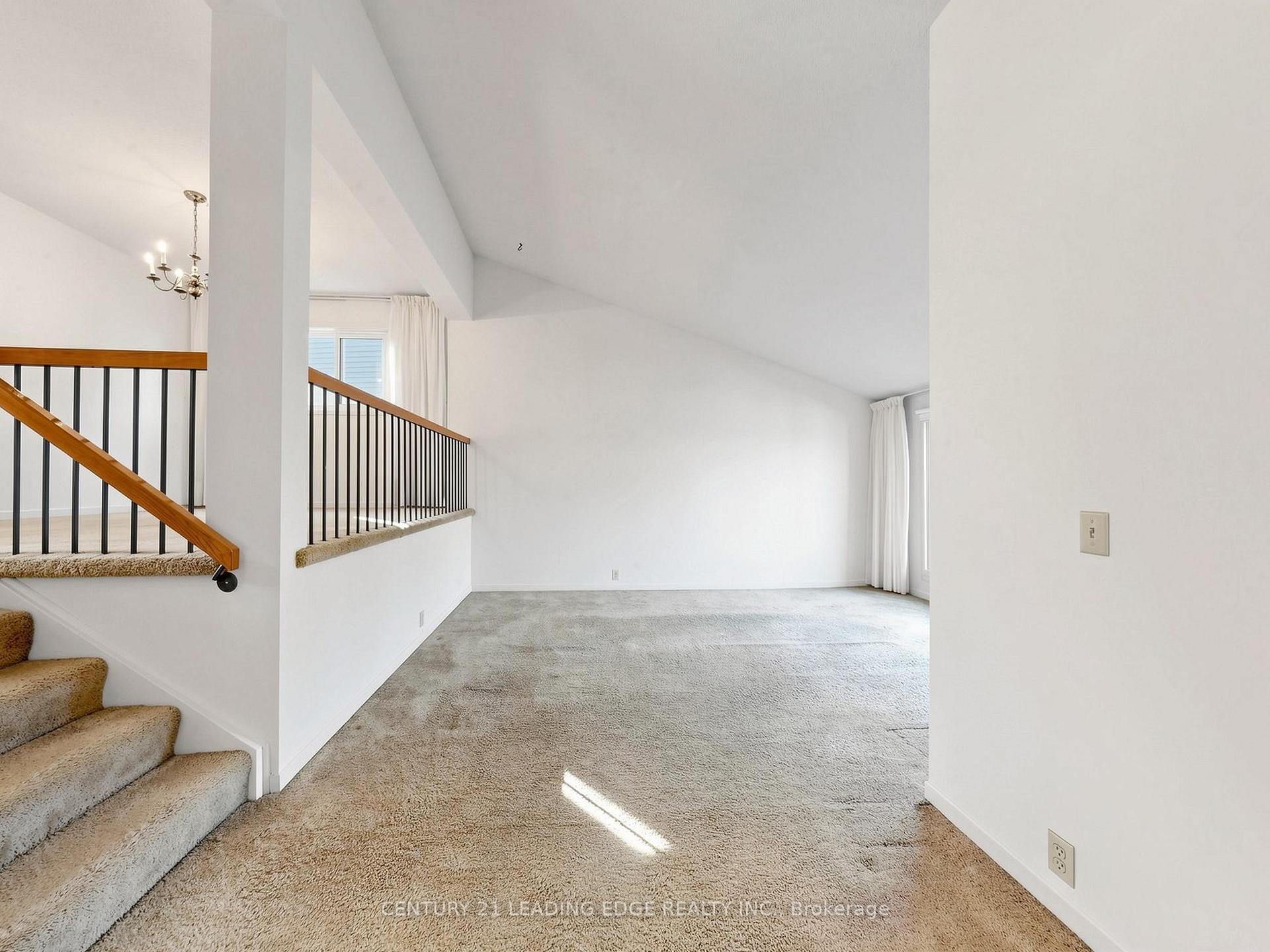 Photo 5 of 63 Mansfield Street, Brampton, Central Park — HOMEH