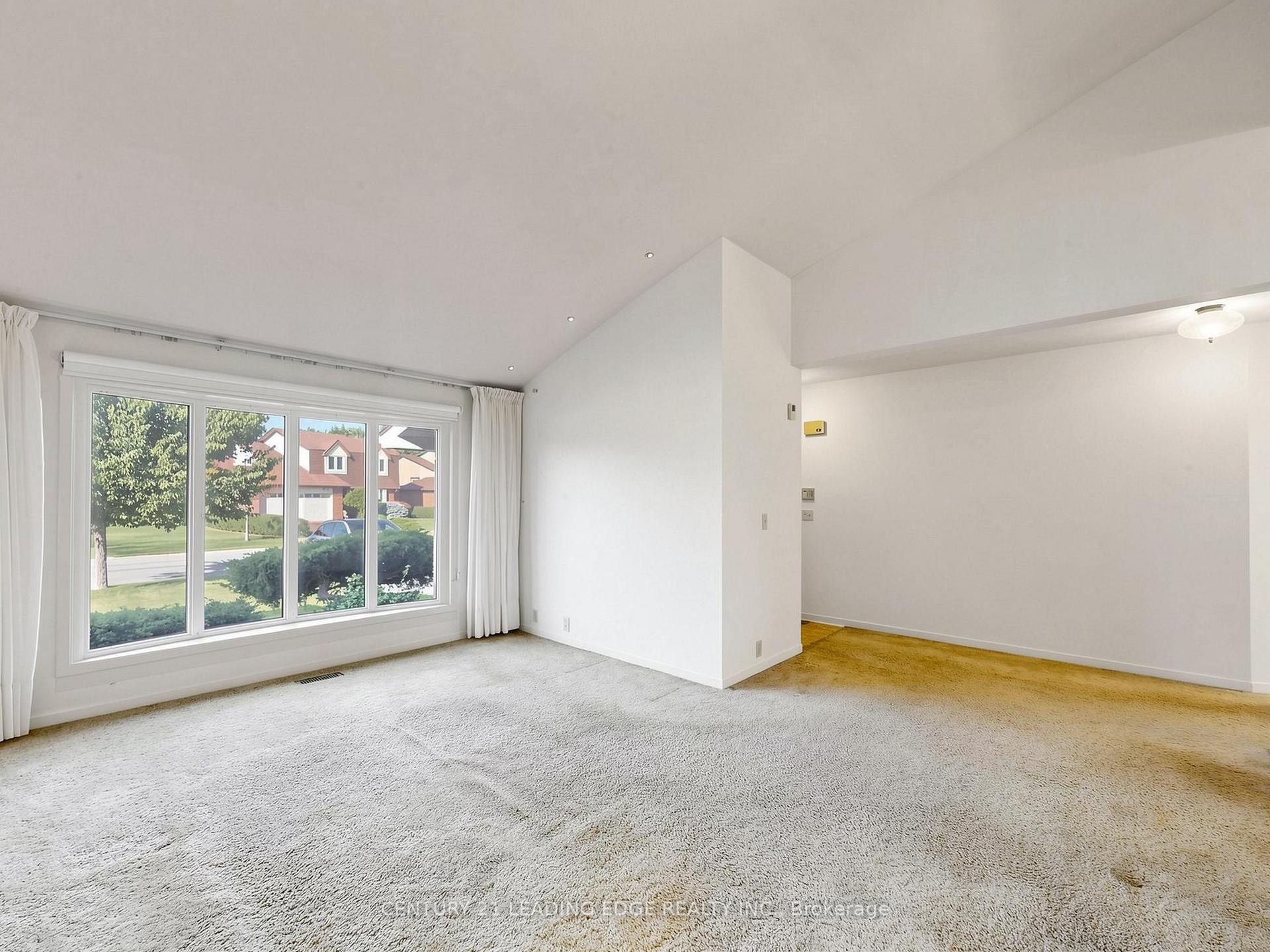 Photo 6 of 63 Mansfield Street, Brampton, Central Park — HOMEH