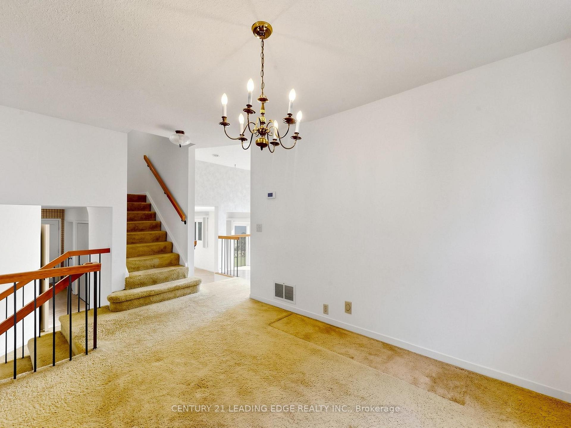 Photo 9 of 63 Mansfield Street, Brampton, Central Park — HOMEH