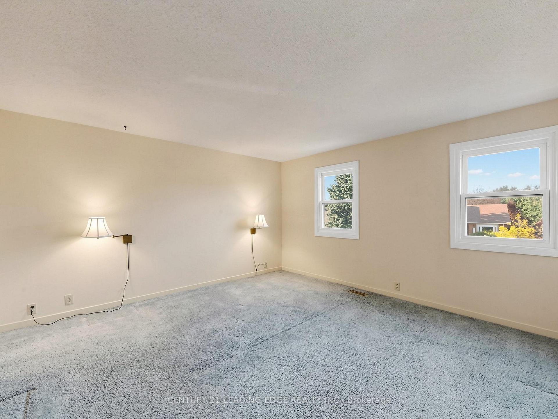 Photo 18 of 63 Mansfield Street, Brampton, Central Park — HOMEH