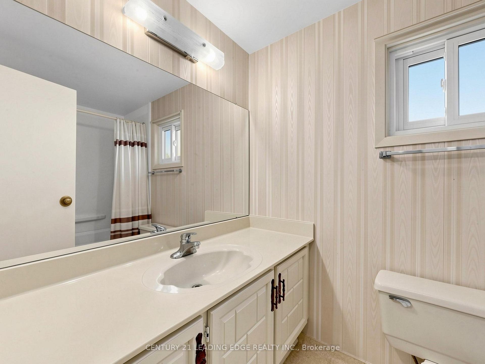 Photo 30 of 63 Mansfield Street, Brampton, Central Park — HOMEH