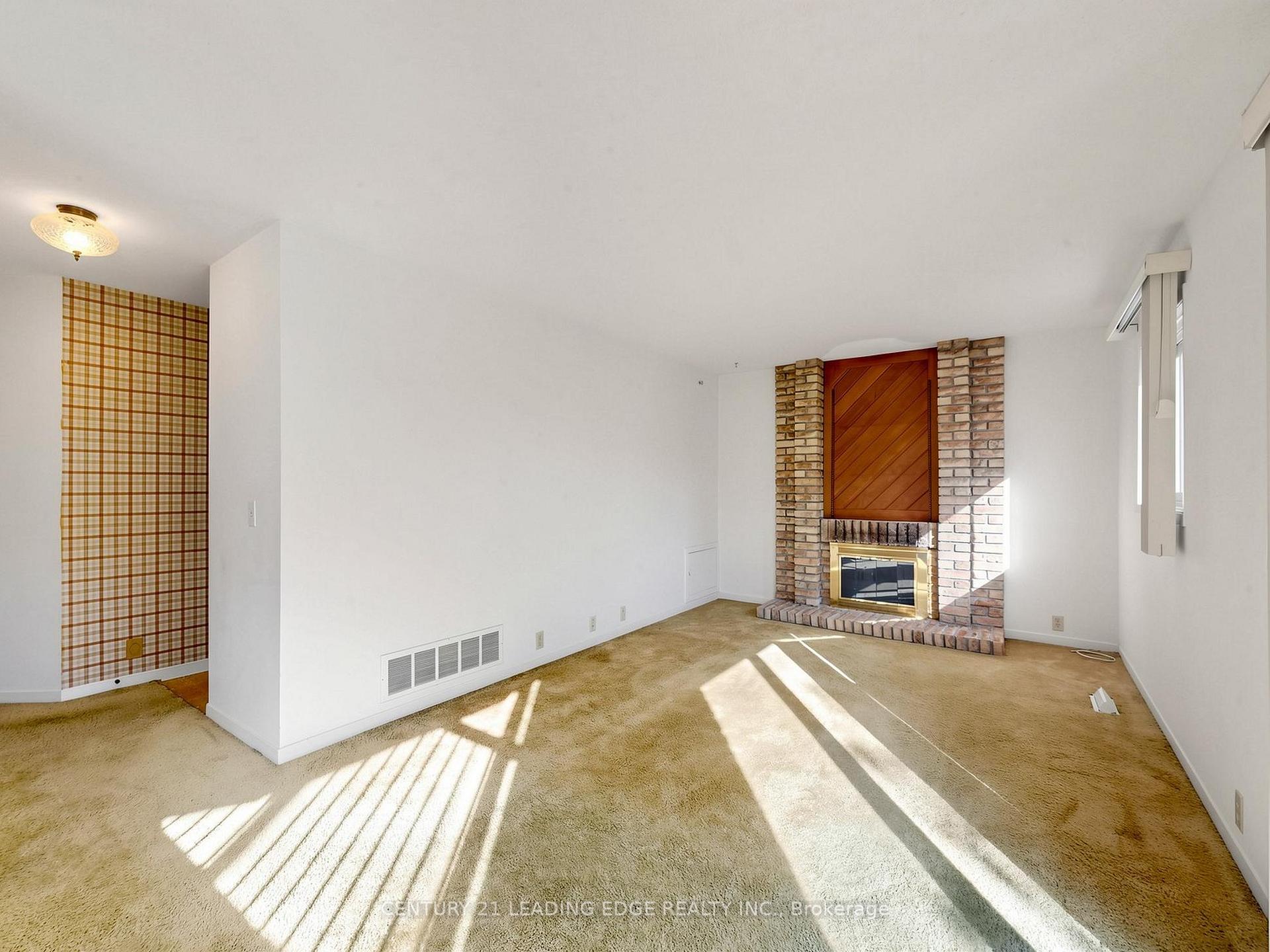 Photo 34 of 63 Mansfield Street, Brampton, Central Park — HOMEH