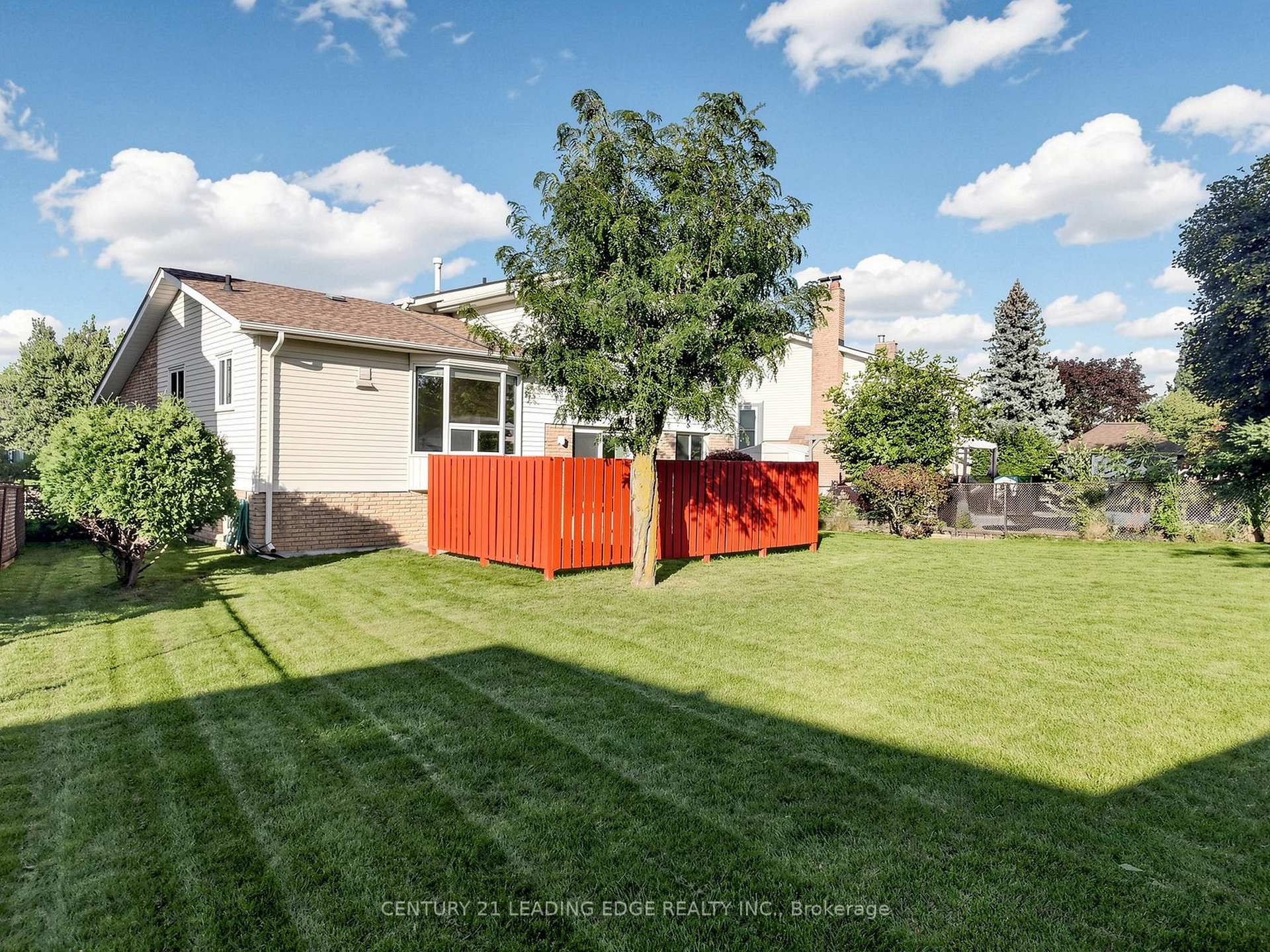 Photo 47 of 63 Mansfield Street, Brampton, Central Park — HOMEH