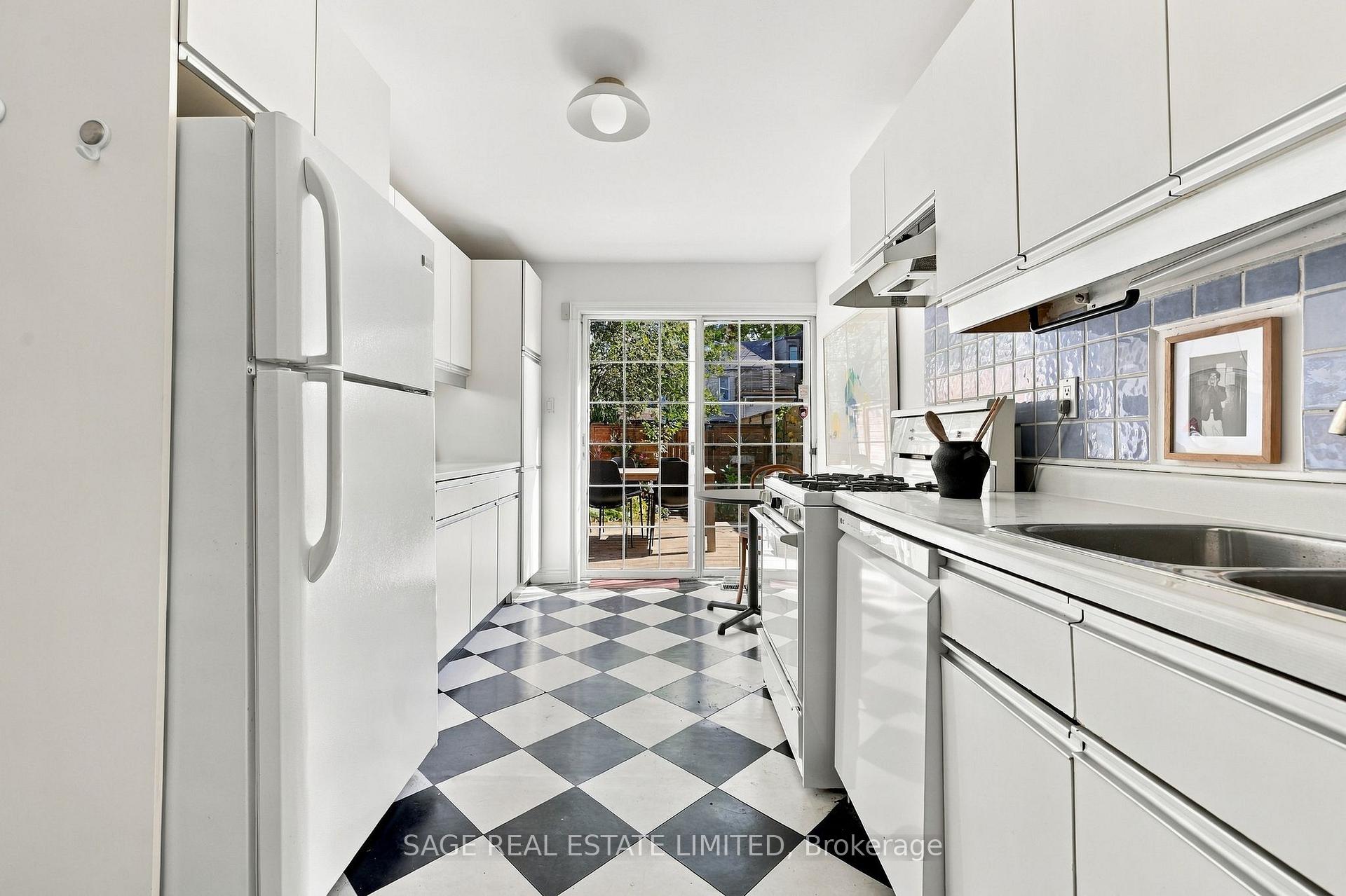 Photo 12 of 231 Boulton Avenue, Toronto, South Riverdale — HOMEH