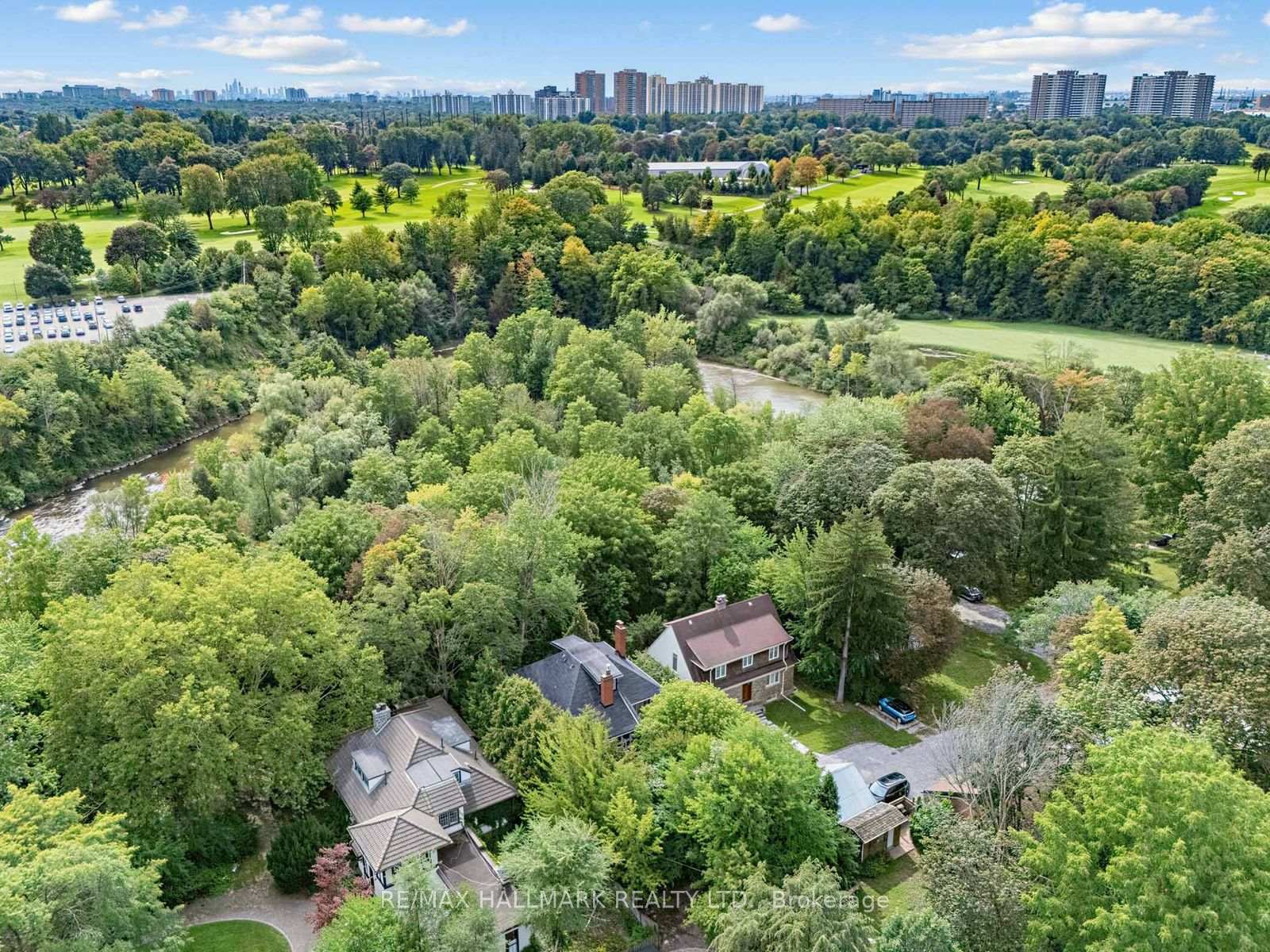 Photo 4 of 7 Humberview Crescent, North York, Weston — HOMEH