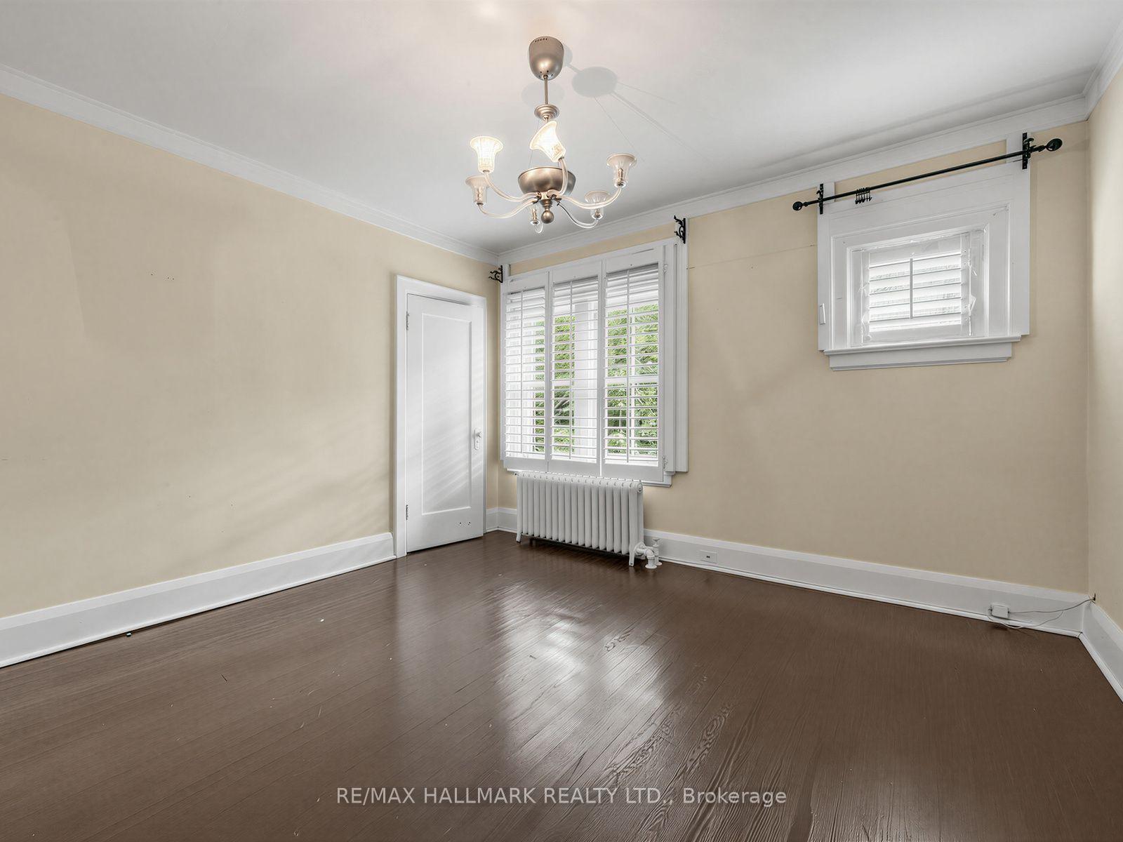 Photo 21 of 7 Humberview Crescent, North York, Weston — HOMEH