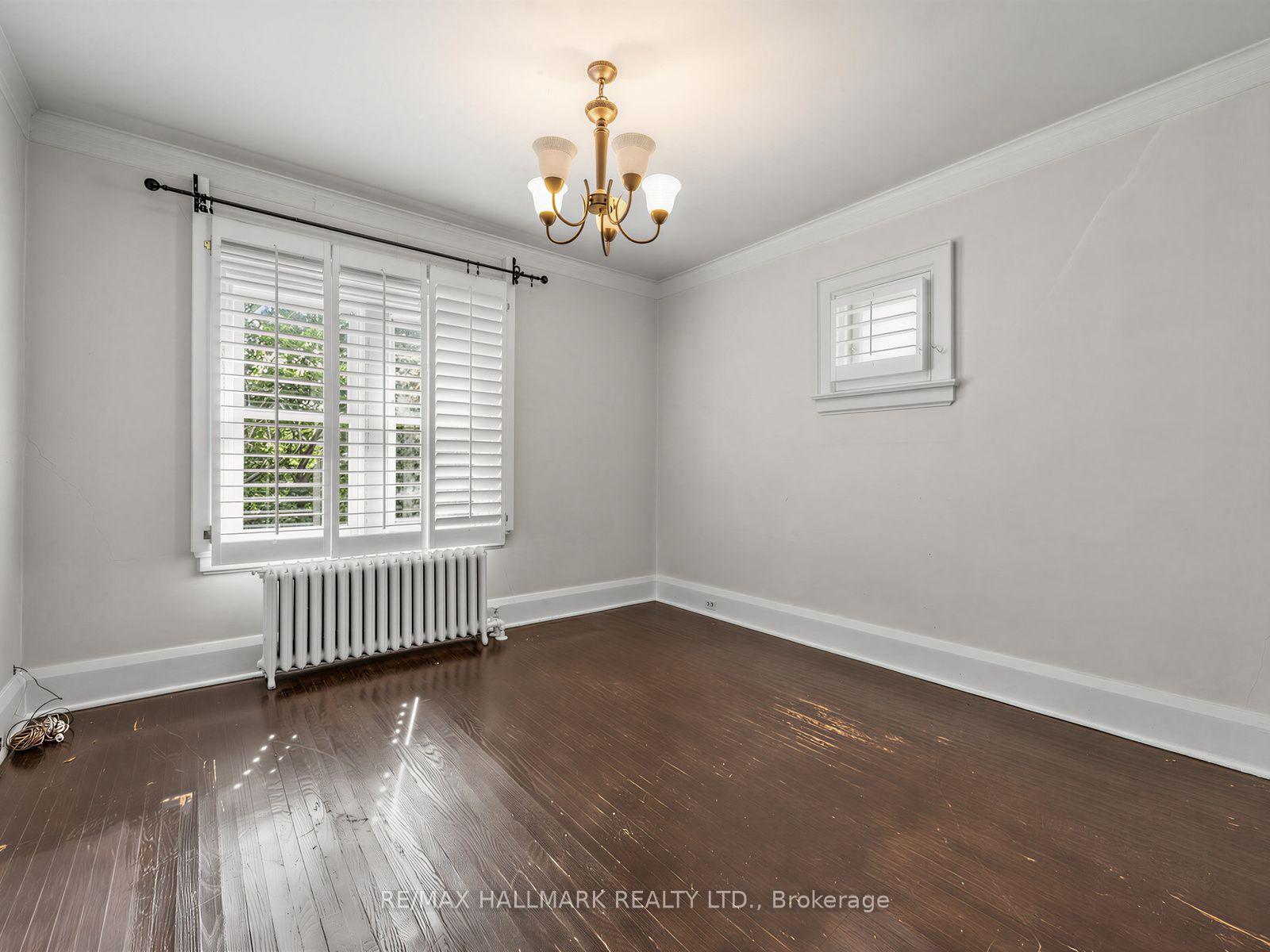 Photo 23 of 7 Humberview Crescent, North York, Weston — HOMEH