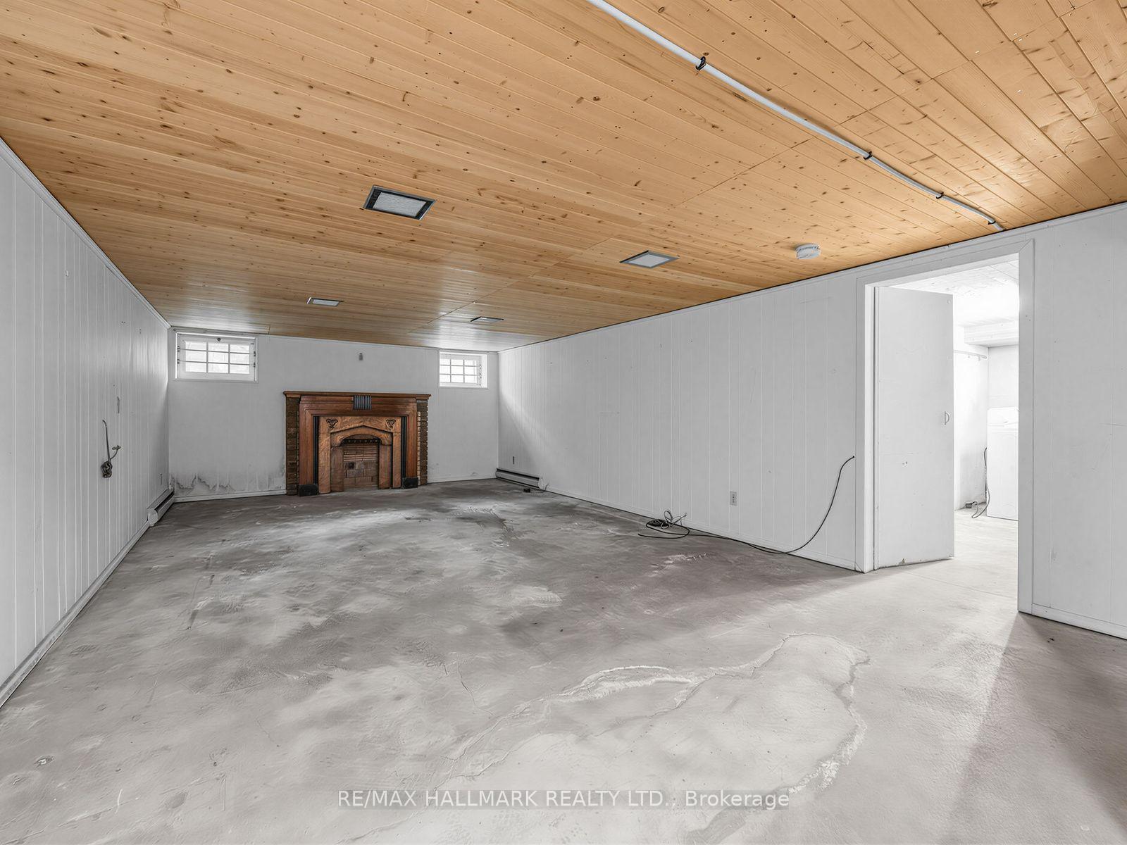 Photo 30 of 7 Humberview Crescent, North York, Weston — HOMEH