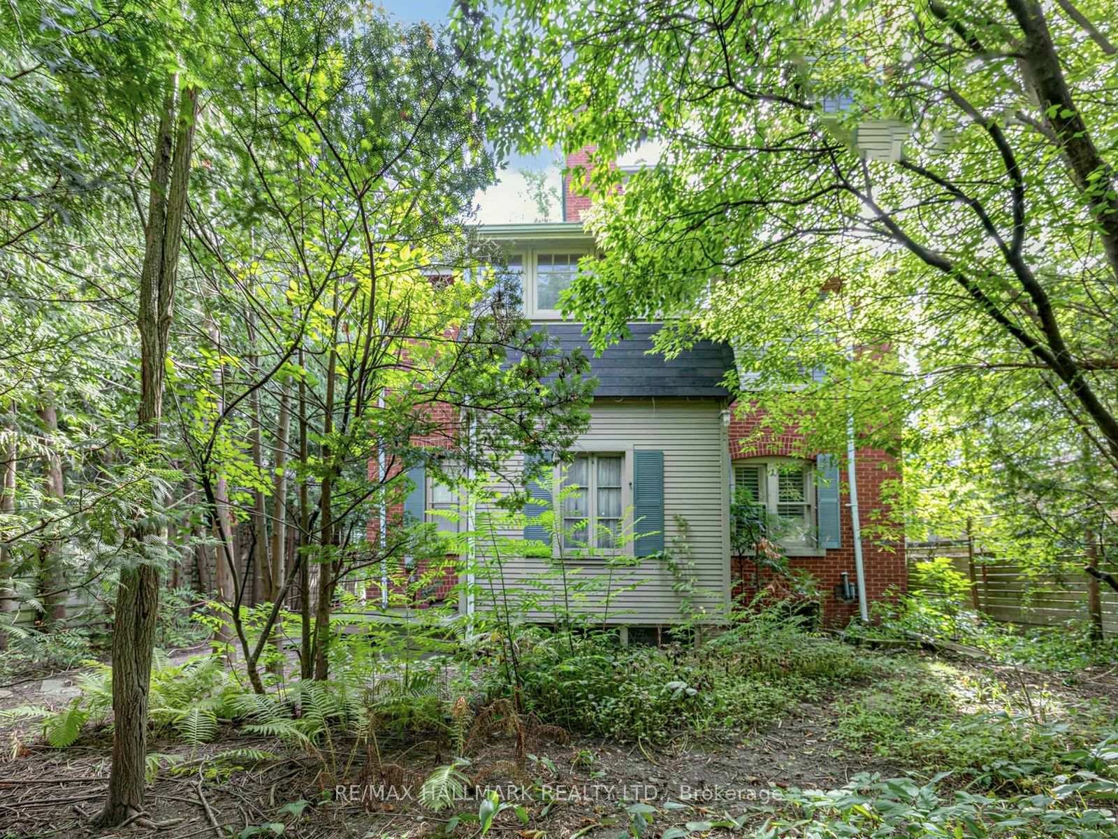Photo 39 of 7 Humberview Crescent, North York, Weston — HOMEH