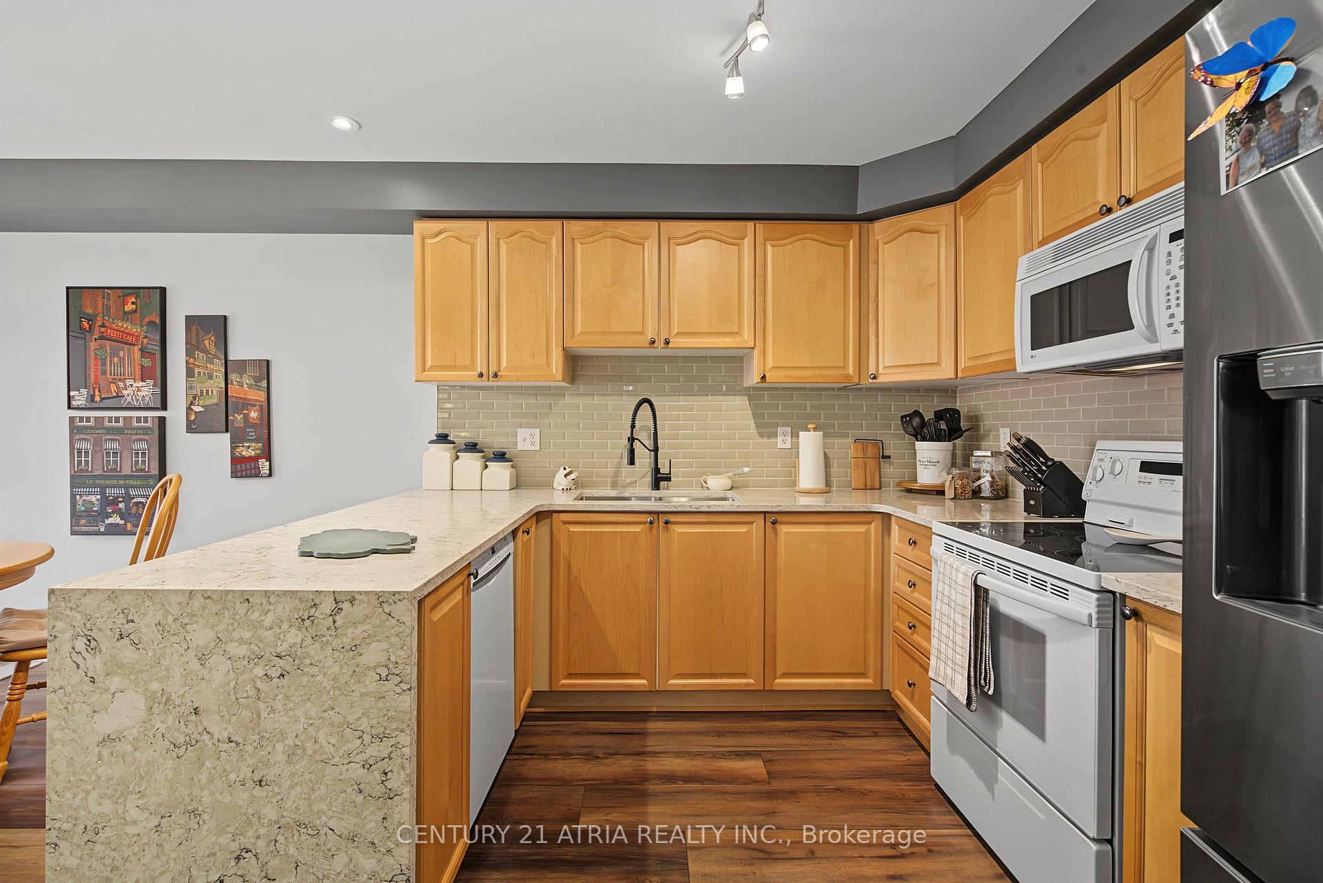 Photo 10 of 75 Tunney Place NW, Whitby, Brooklin — HOMEH