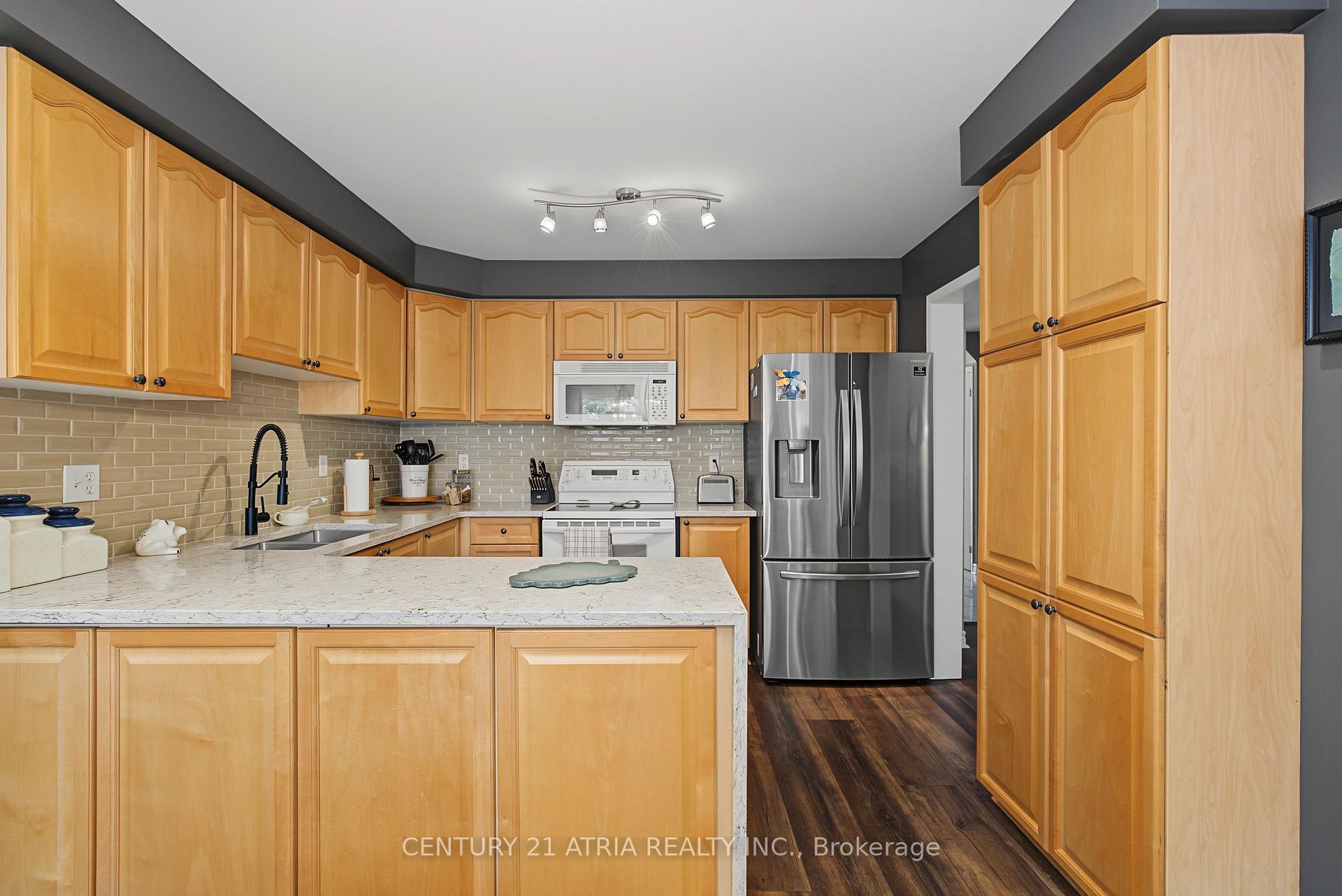 Photo 13 of 75 Tunney Place NW, Whitby, Brooklin — HOMEH