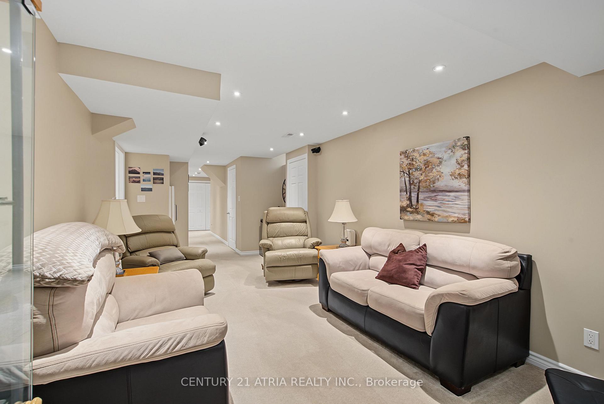 Photo 26 of 75 Tunney Place NW, Whitby, Brooklin — HOMEH