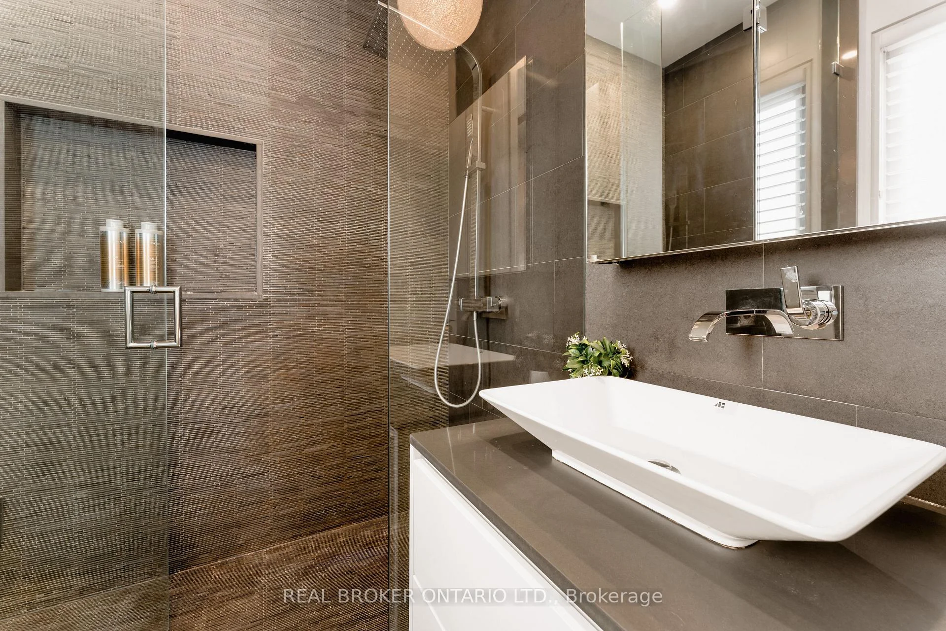 Photo 13 of 436 Glengarry Avenue, Toronto, Bedford Park-Nortown — HOMEH