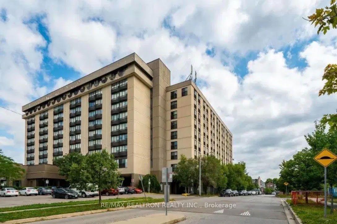 Photo of Unit 708, 2737 Keele Street