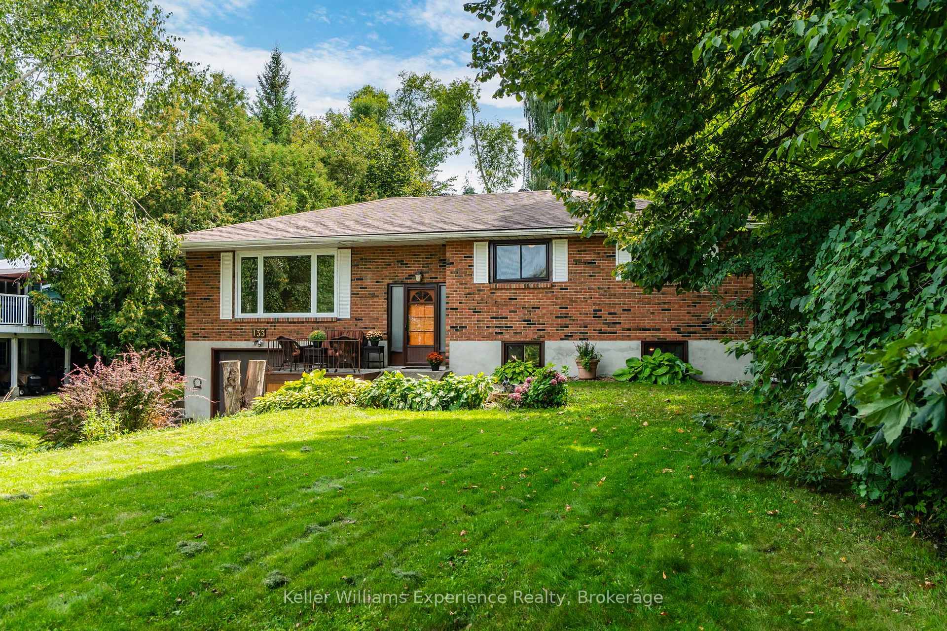 Photo 3 of 133 Bayview Avenue, Tay, Rural Tay — HOMEH