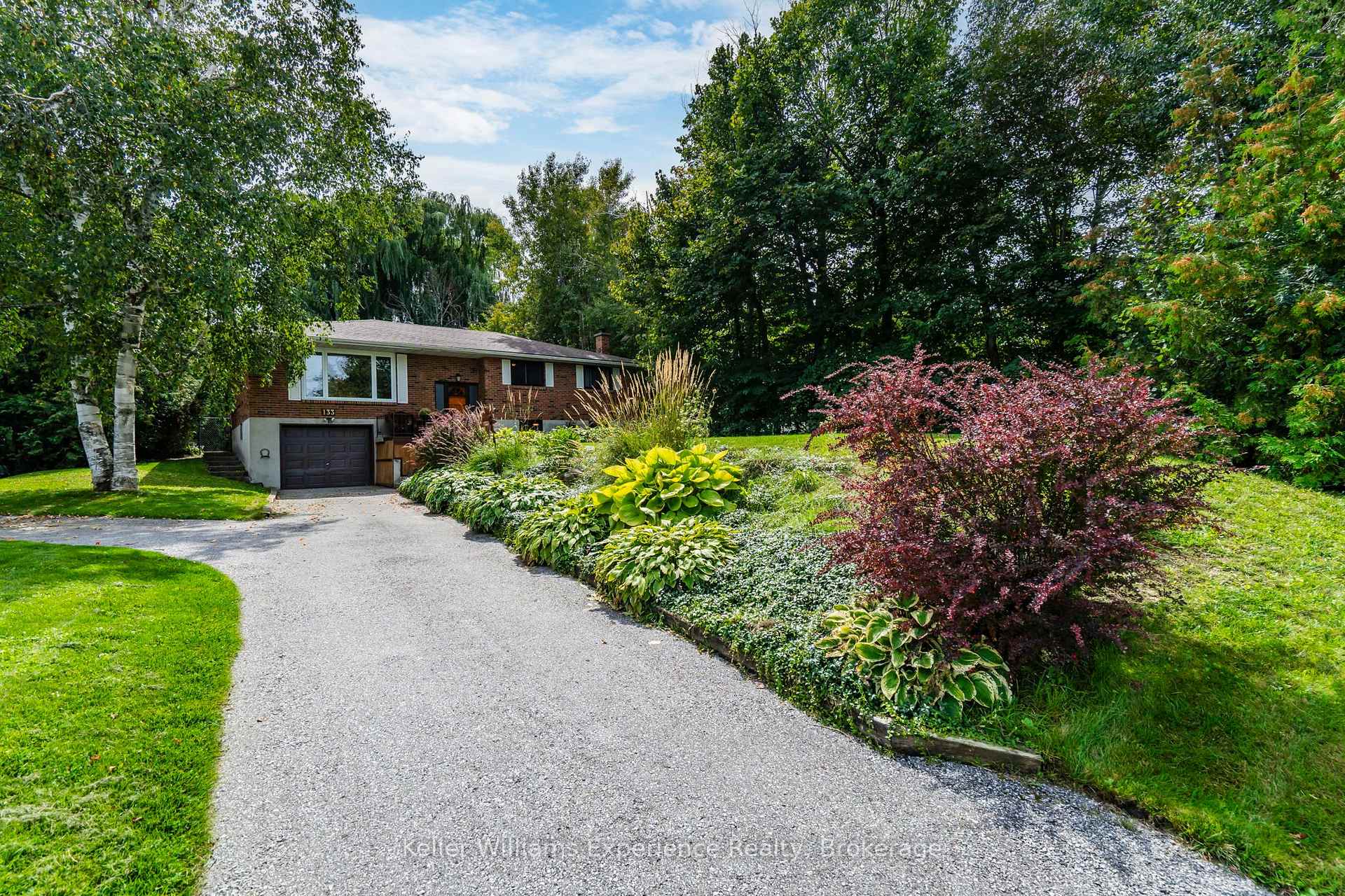 Photo 2 of 133 Bayview Avenue, Tay, Rural Tay — HOMEH