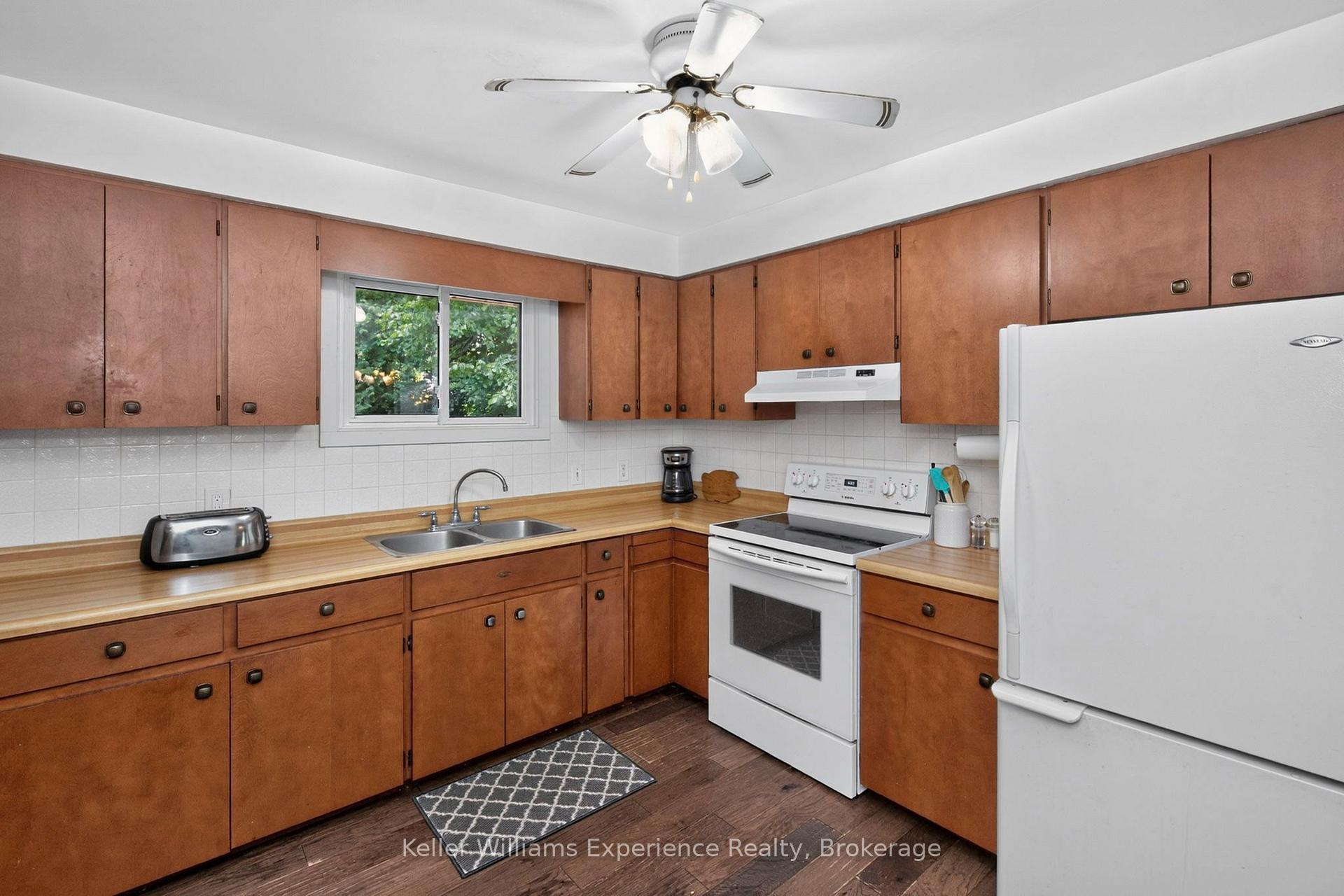 Photo 18 of 133 Bayview Avenue, Tay, Rural Tay — HOMEH