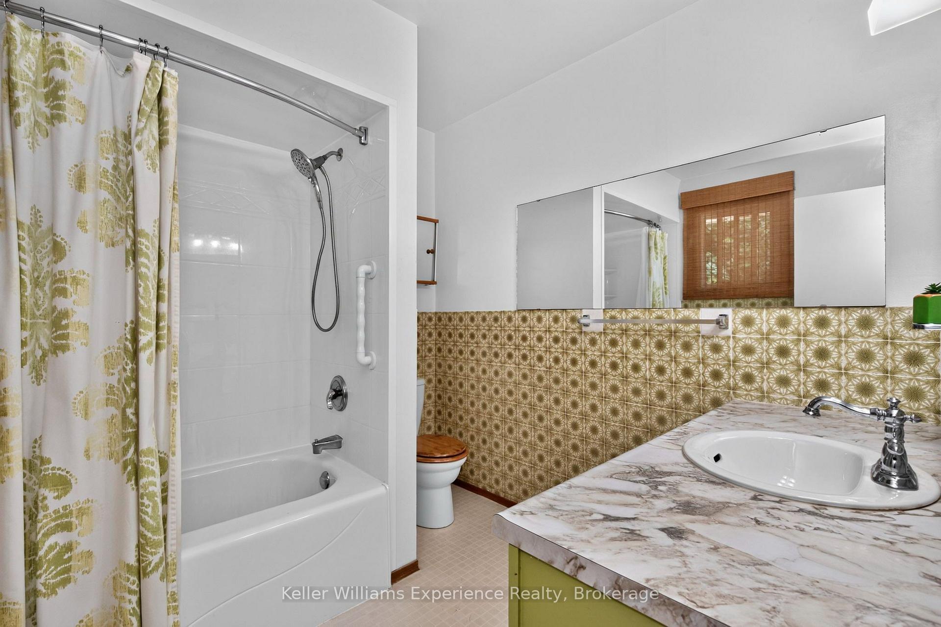Photo 23 of 133 Bayview Avenue, Tay, Rural Tay — HOMEH