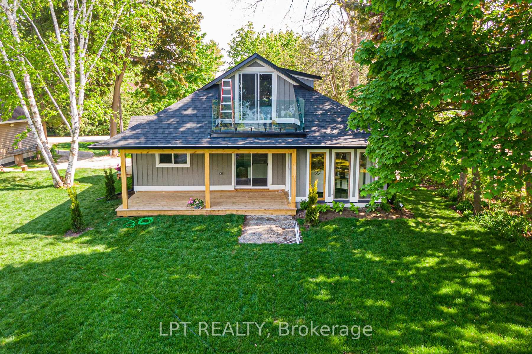 Photo 5 of 549 Lake Drive E, Georgina, Historic Lakeshore Communities — HOMEH