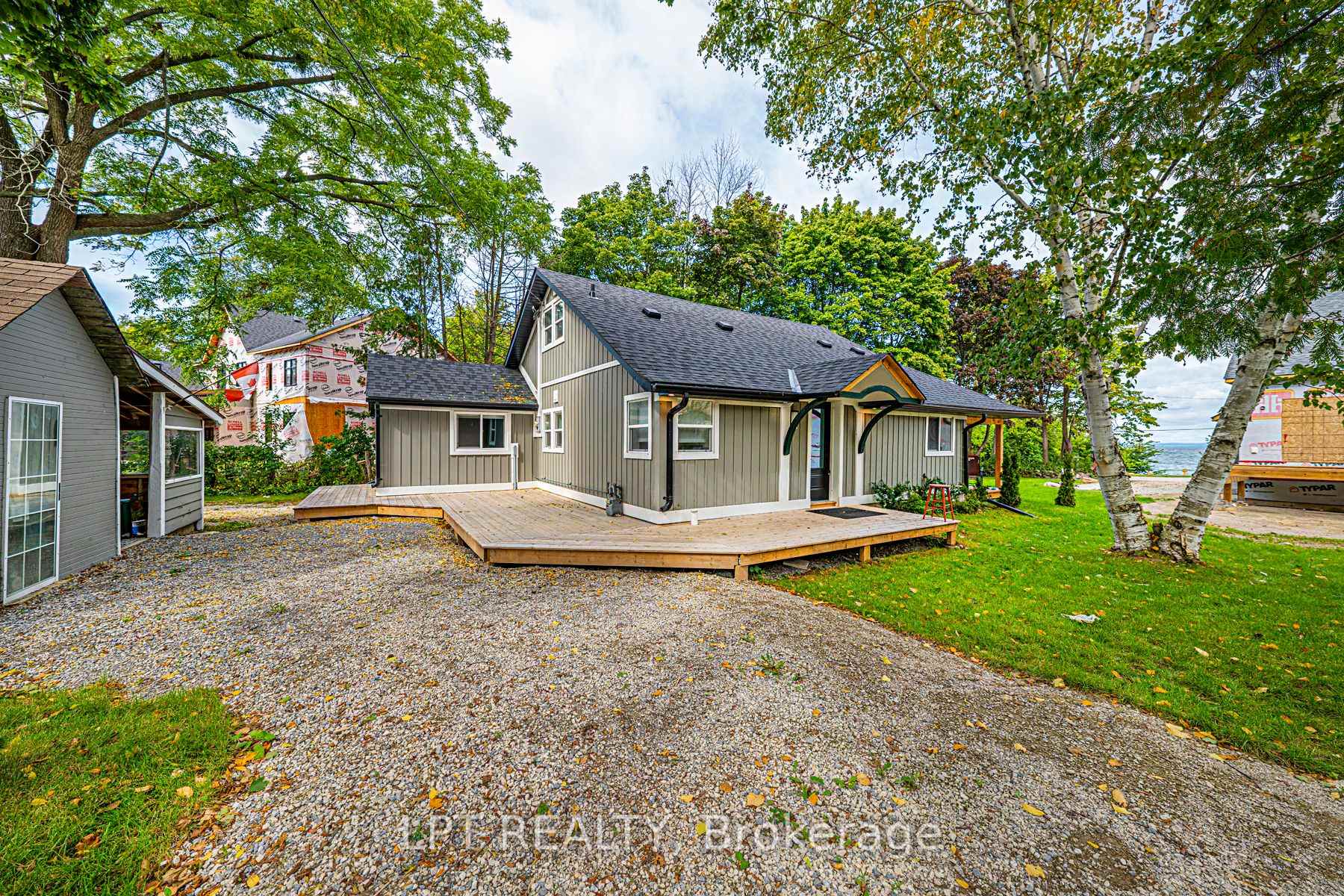 Photo 7 of 549 Lake Drive E, Georgina, Historic Lakeshore Communities — HOMEH