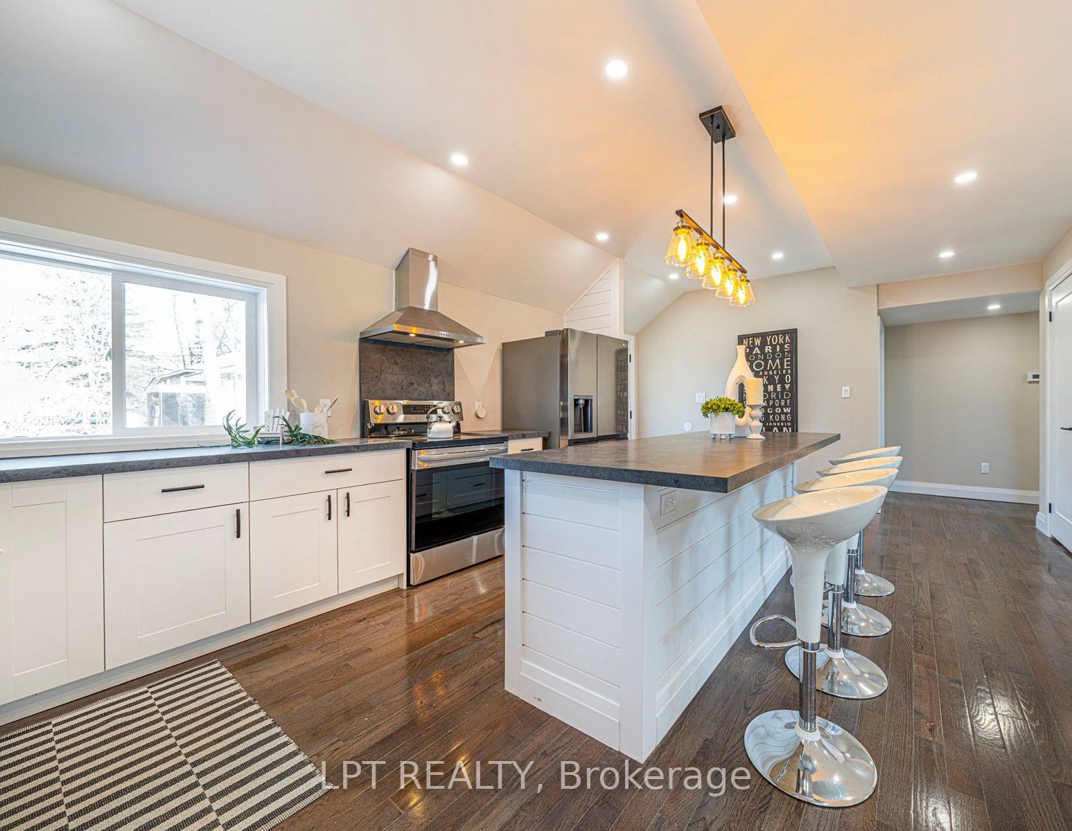 Photo 14 of 549 Lake Drive E, Georgina, Historic Lakeshore Communities — HOMEH