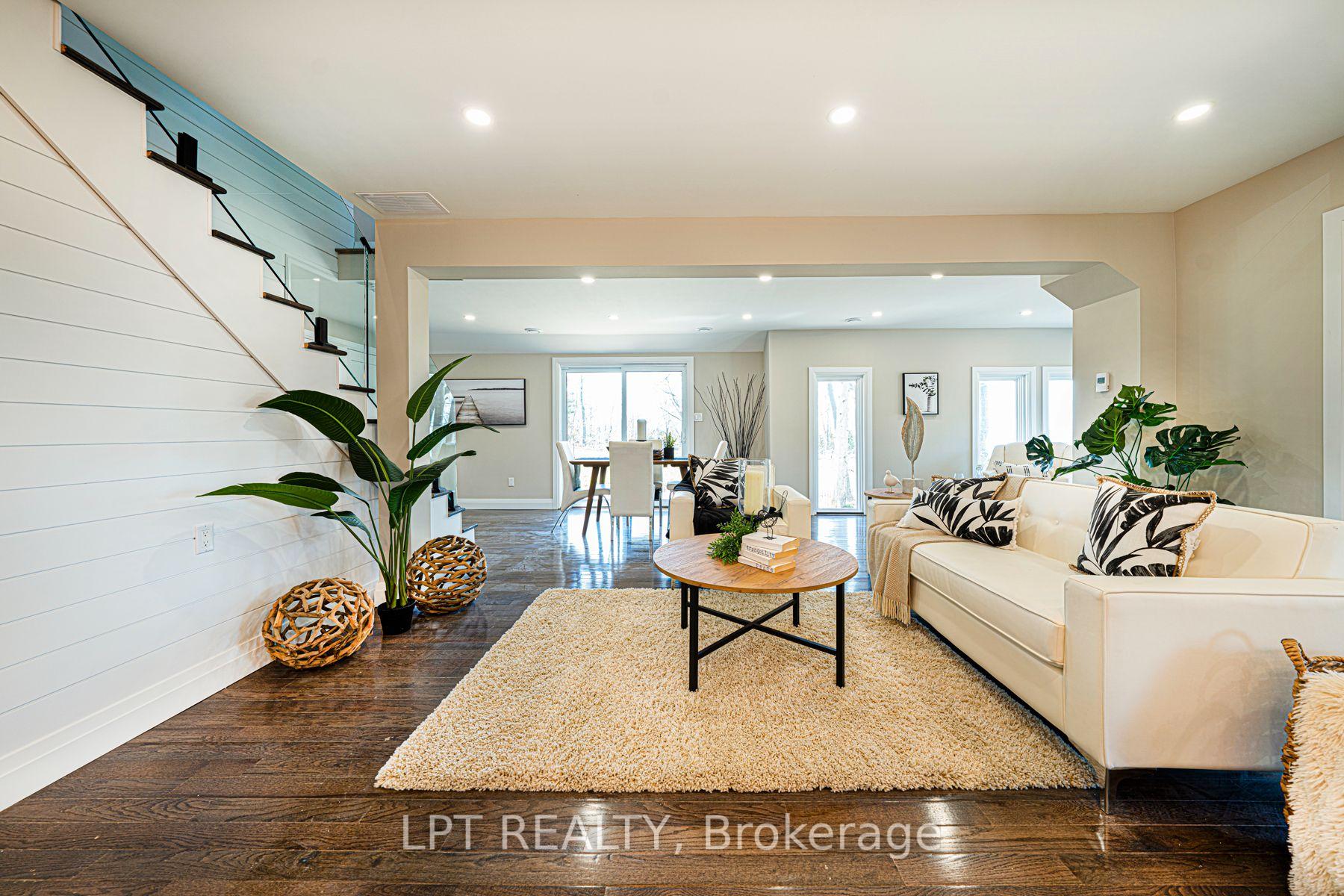 Photo 15 of 549 Lake Drive E, Georgina, Historic Lakeshore Communities — HOMEH
