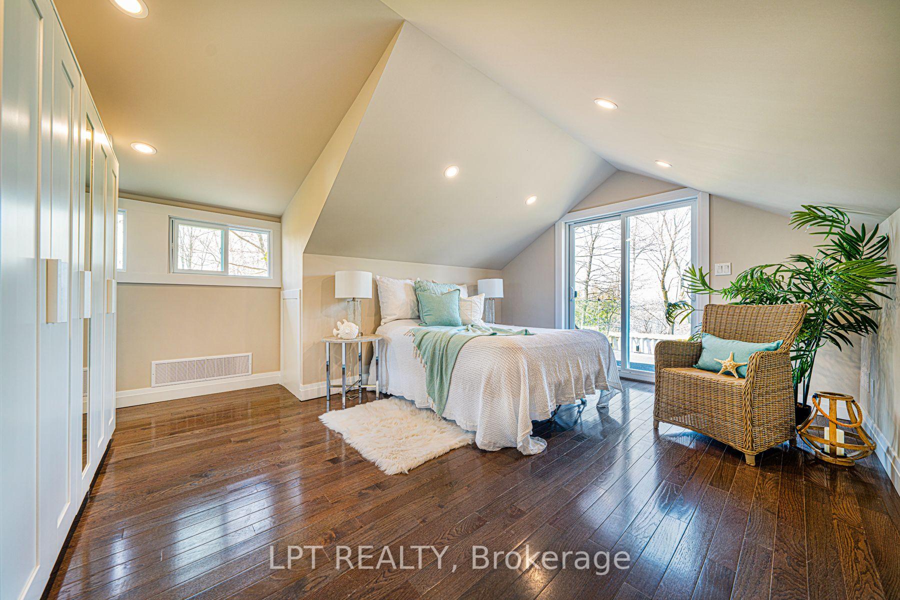 Photo 22 of 549 Lake Drive E, Georgina, Historic Lakeshore Communities — HOMEH