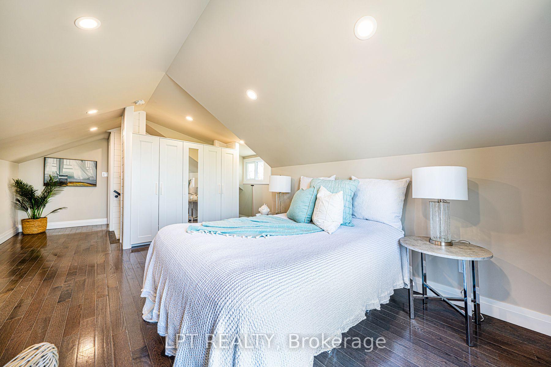 Photo 23 of 549 Lake Drive E, Georgina, Historic Lakeshore Communities — HOMEH