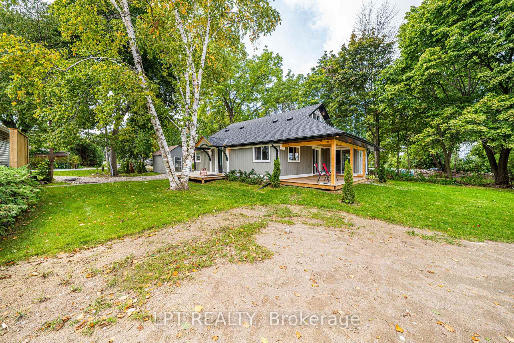 Photo 31 of 549 Lake Drive E, Georgina, Historic Lakeshore Communities — HOMEH