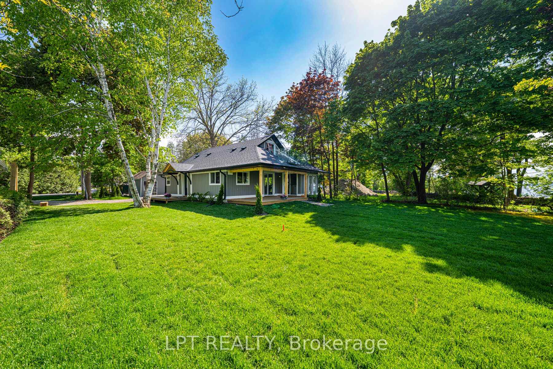 Photo 32 of 549 Lake Drive E, Georgina, Historic Lakeshore Communities — HOMEH