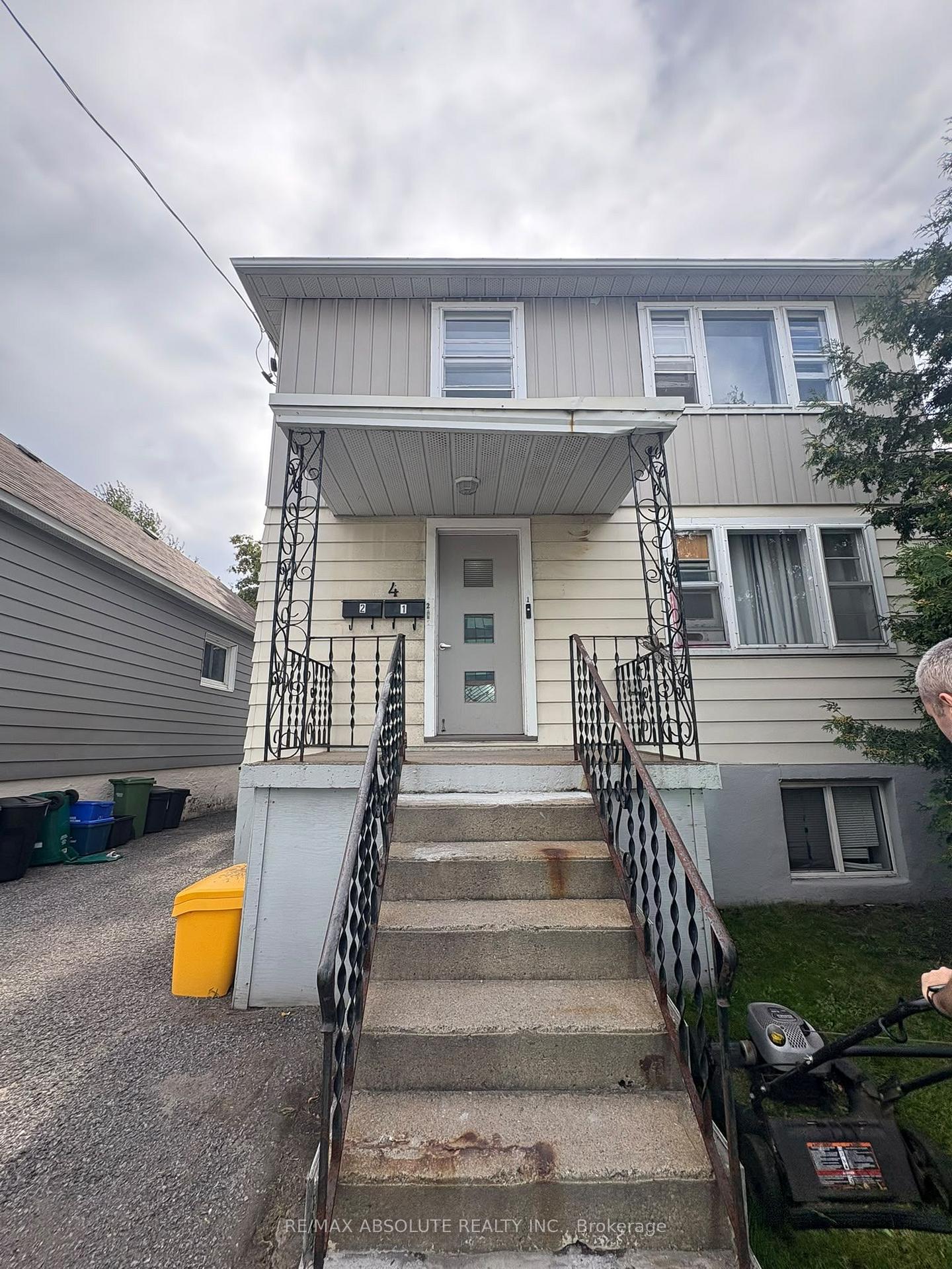 Photo 2 of Unit 2, 4 Holland Avenue, Ottawa, Ottawa West — HOMEH