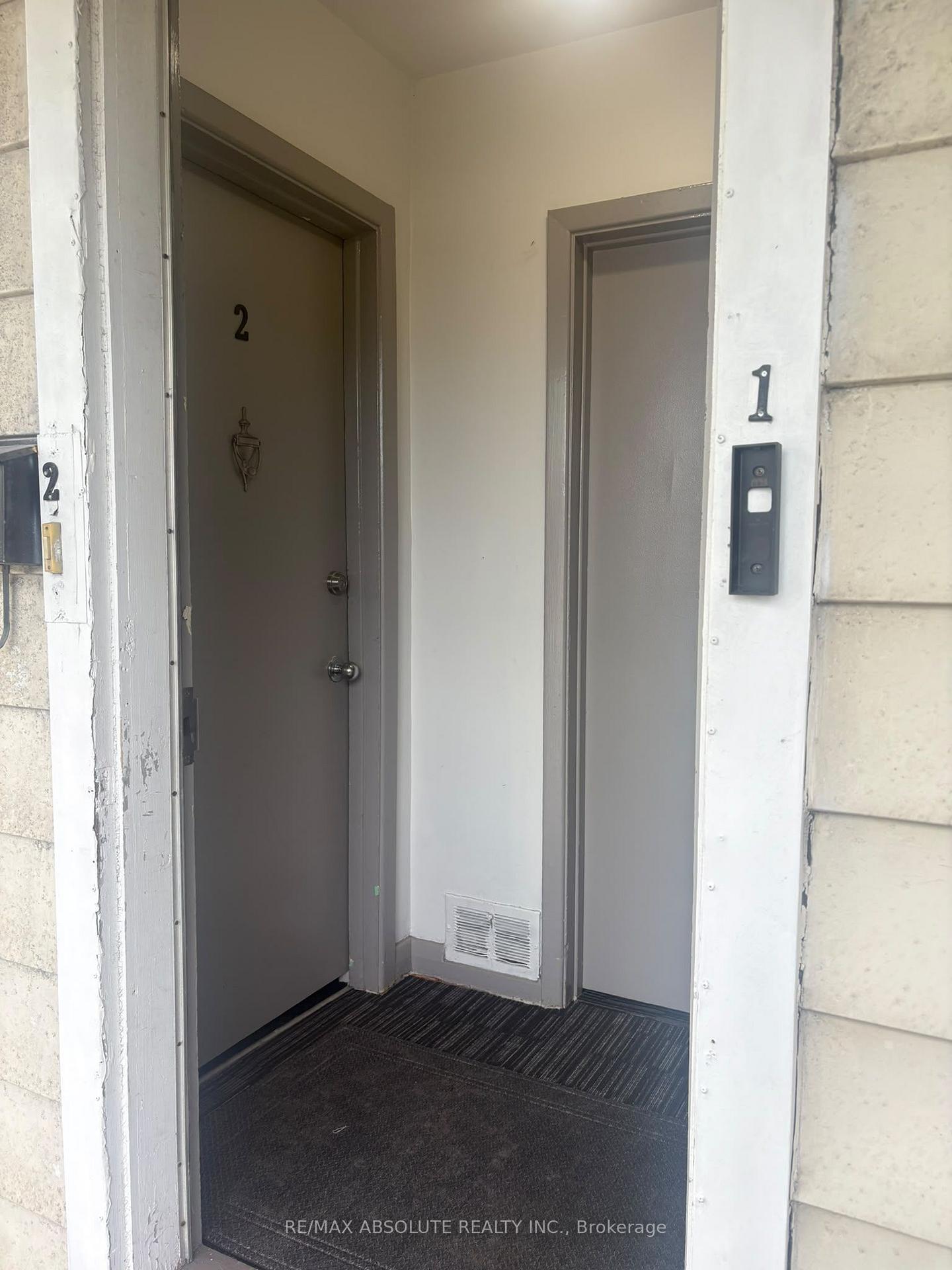 Photo 4 of Unit 2, 4 Holland Avenue, Ottawa, Ottawa West — HOMEH