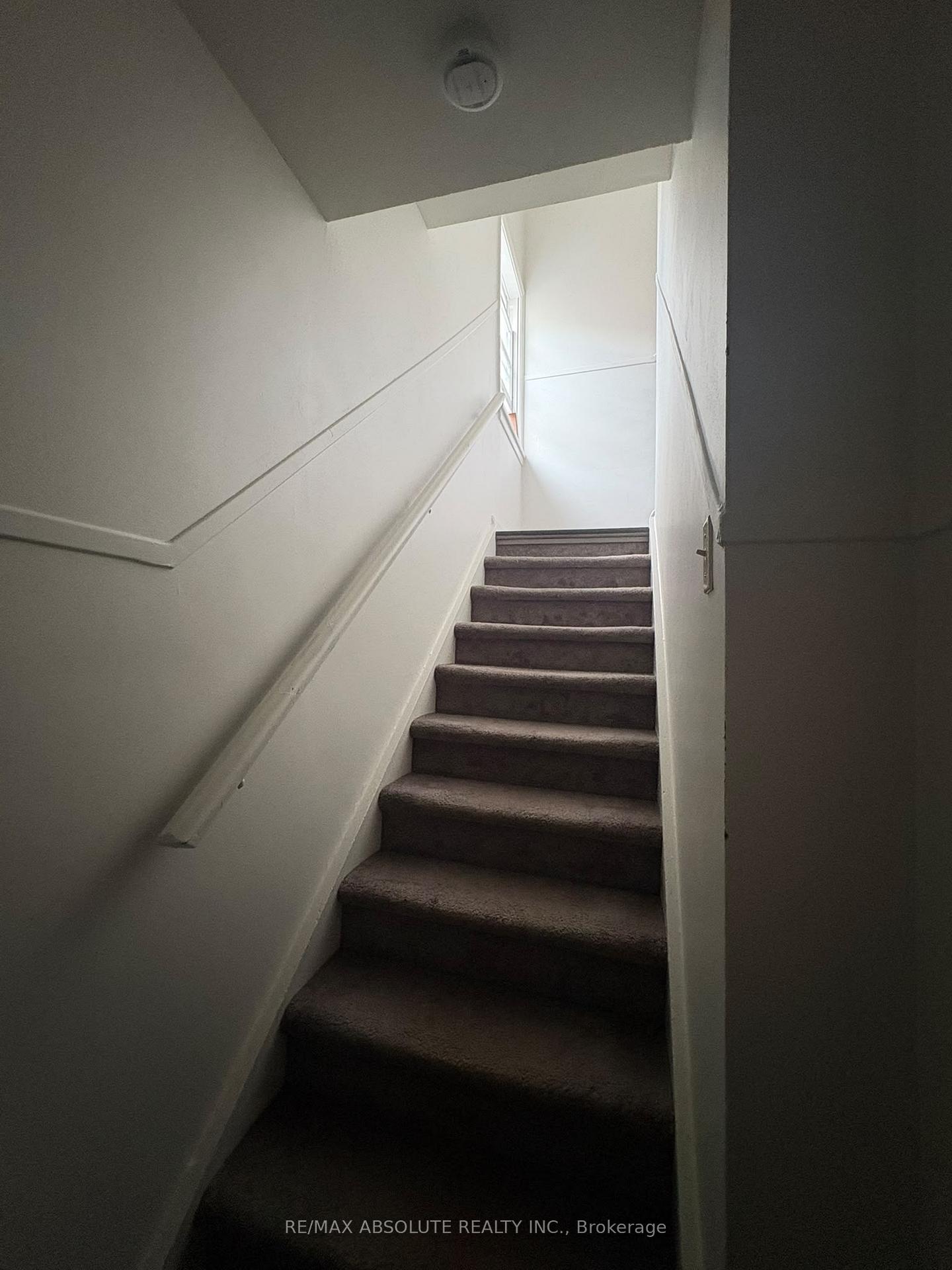 Photo 6 of Unit 2, 4 Holland Avenue, Ottawa, Ottawa West — HOMEH