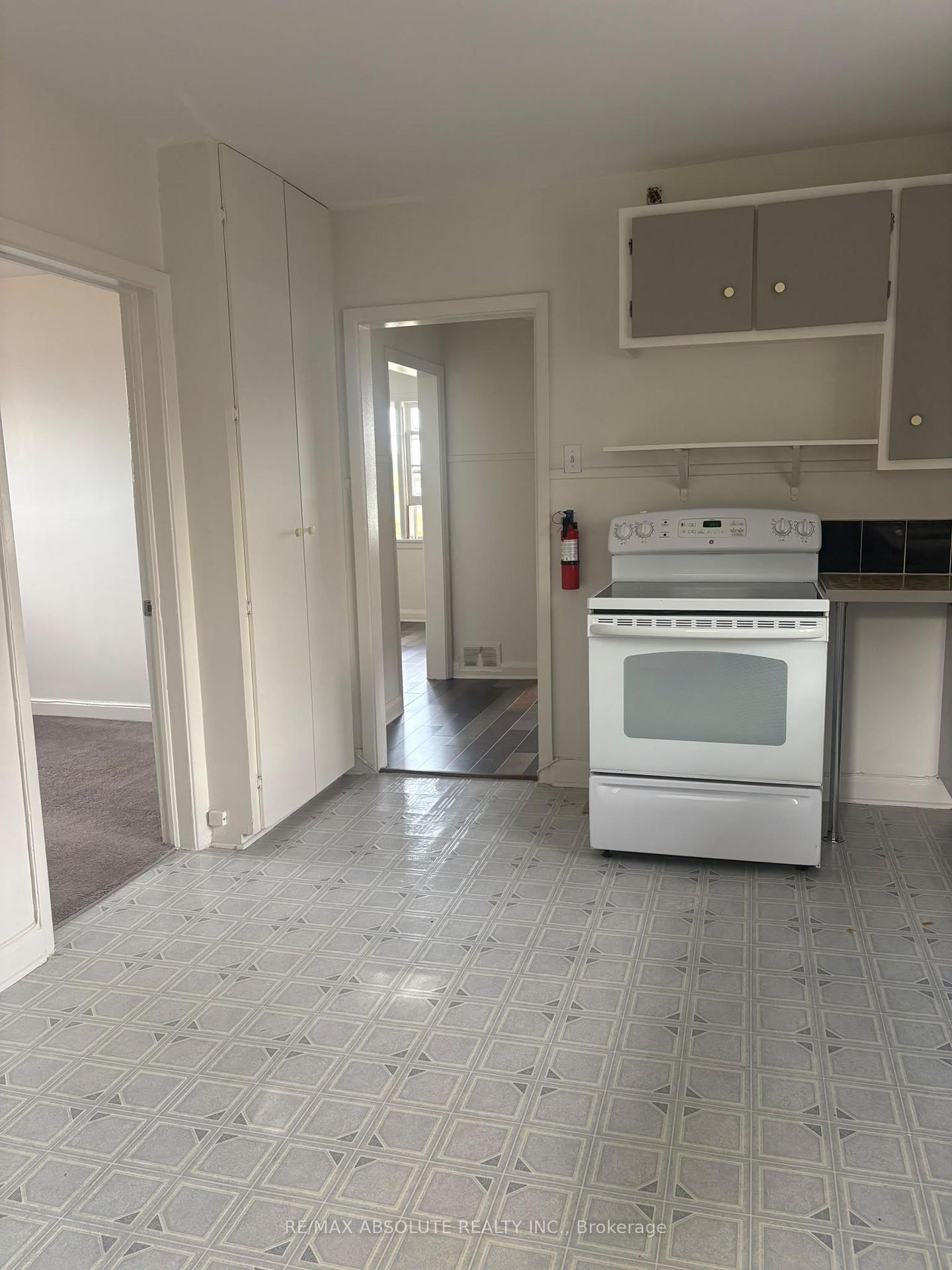 Photo 13 of Unit 2, 4 Holland Avenue, Ottawa, Ottawa West — HOMEH