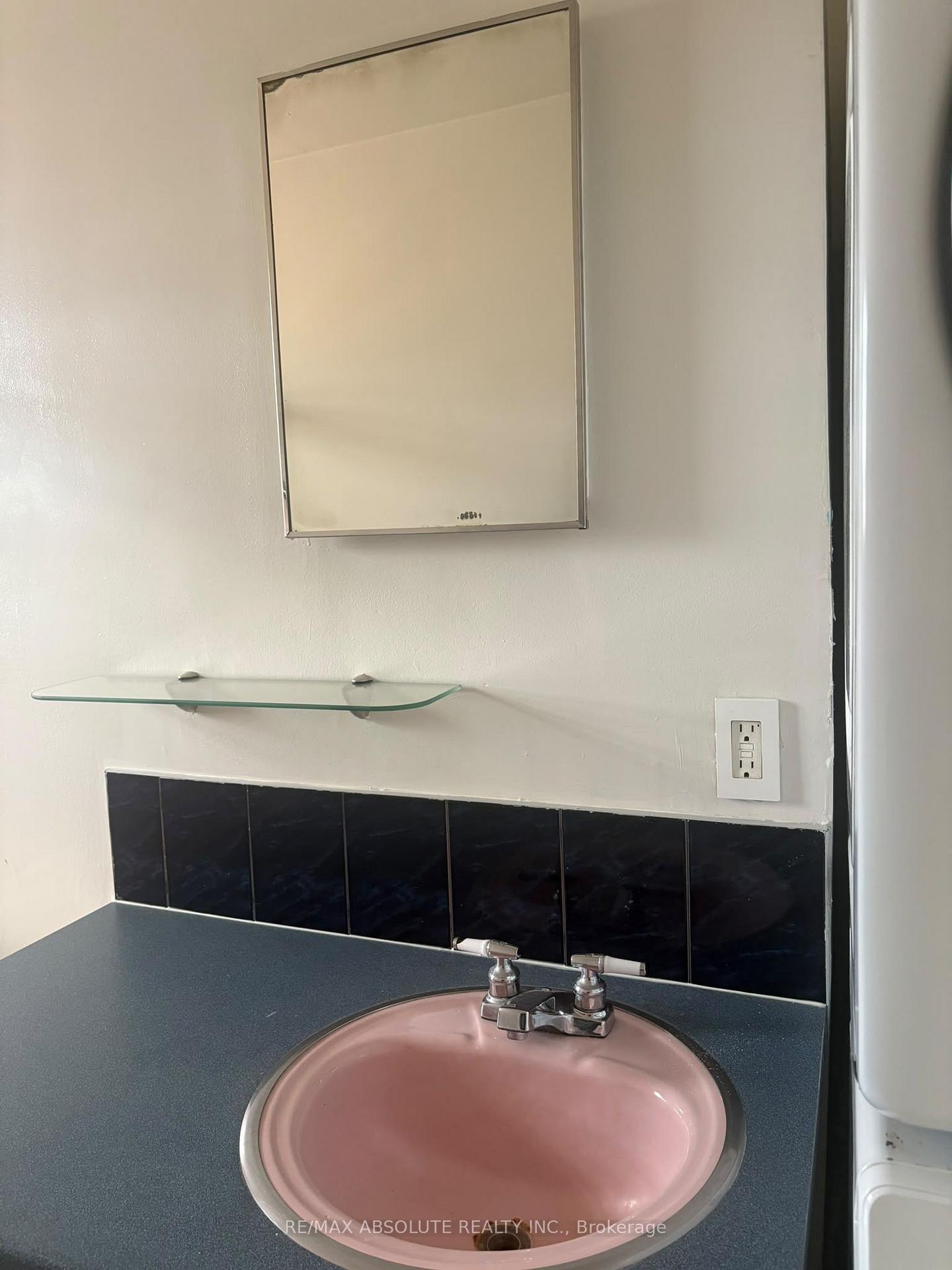 Photo 16 of Unit 2, 4 Holland Avenue, Ottawa, Ottawa West — HOMEH