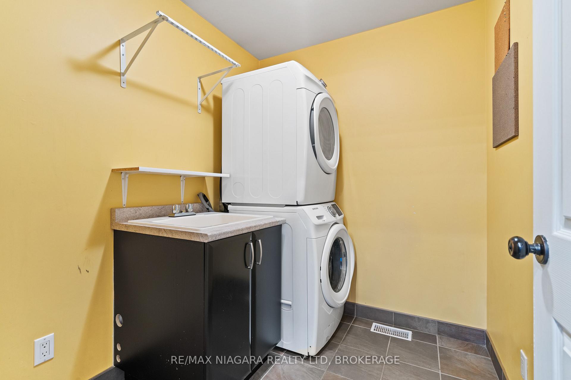 Photo 16 of 5671 Highland Avenue, Niagara Falls, Hospital — HOMEH