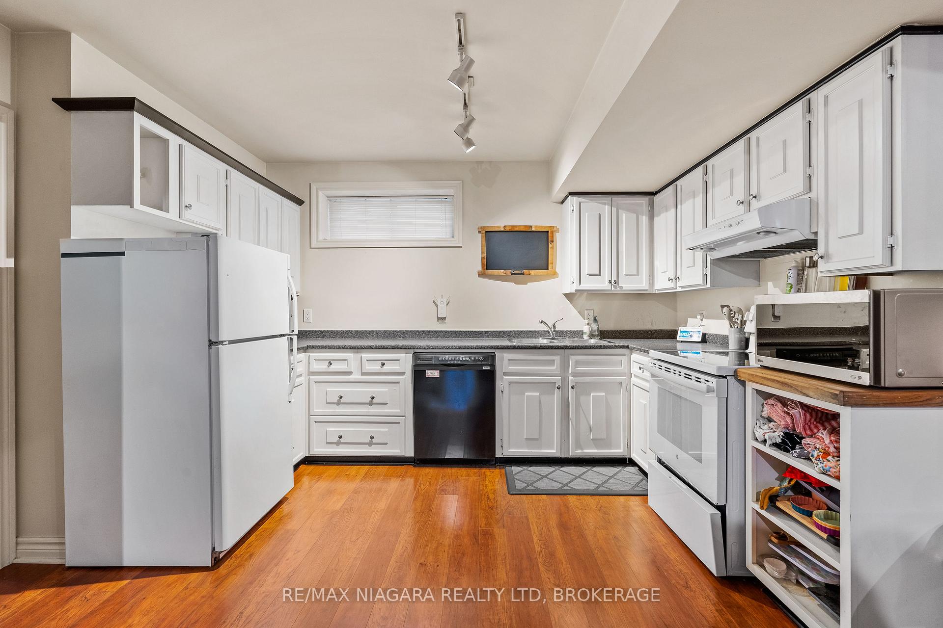 Photo 30 of 5671 Highland Avenue, Niagara Falls, Hospital — HOMEH