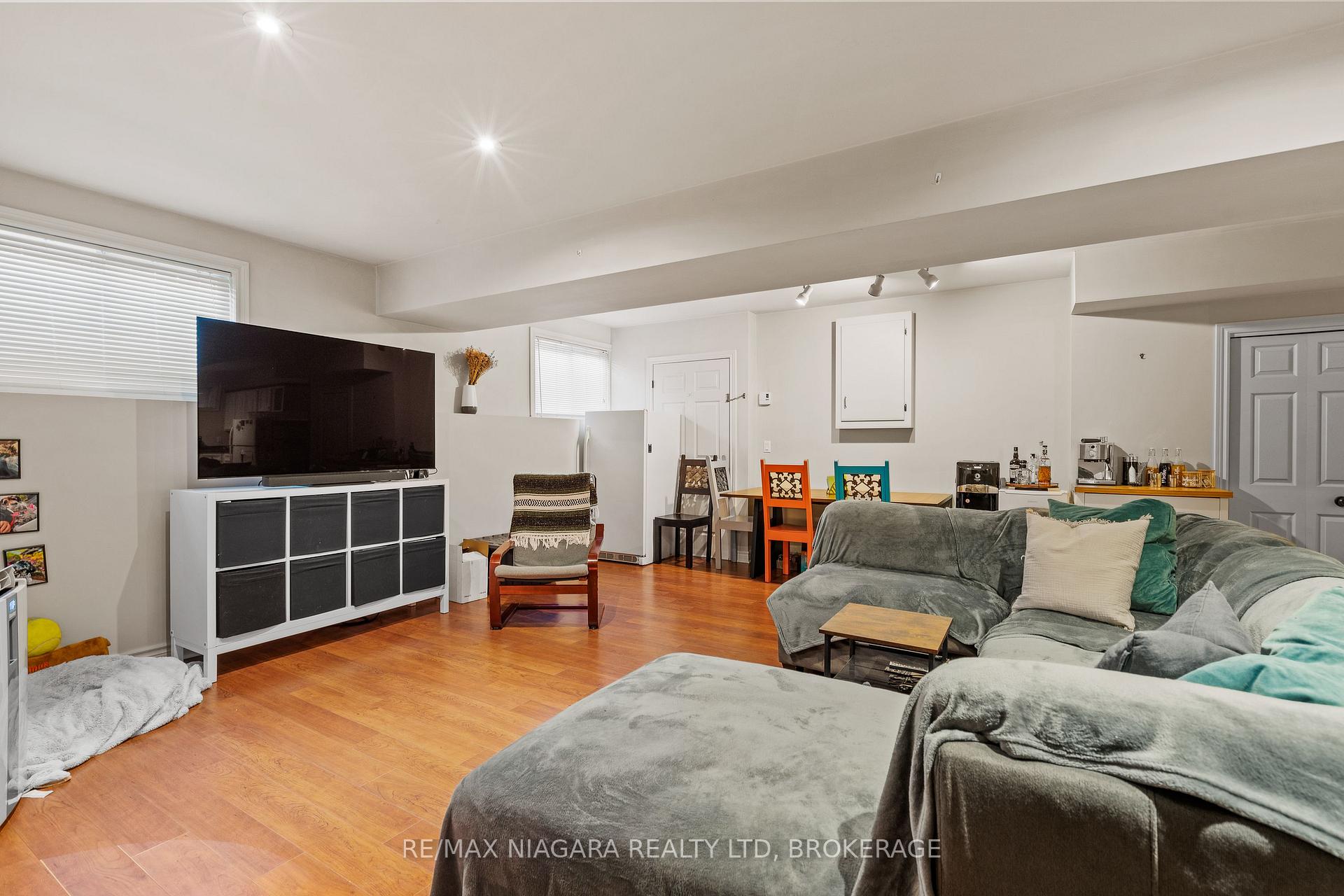 Photo 35 of 5671 Highland Avenue, Niagara Falls, Hospital — HOMEH