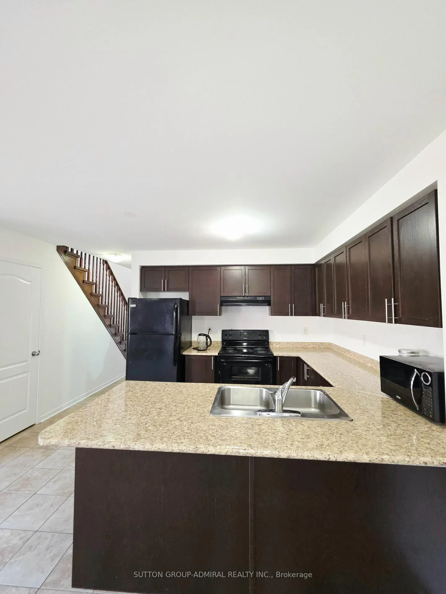 Photo 7 of 1113 Schooling Drive, Oshawa, Taunton — HOMEH