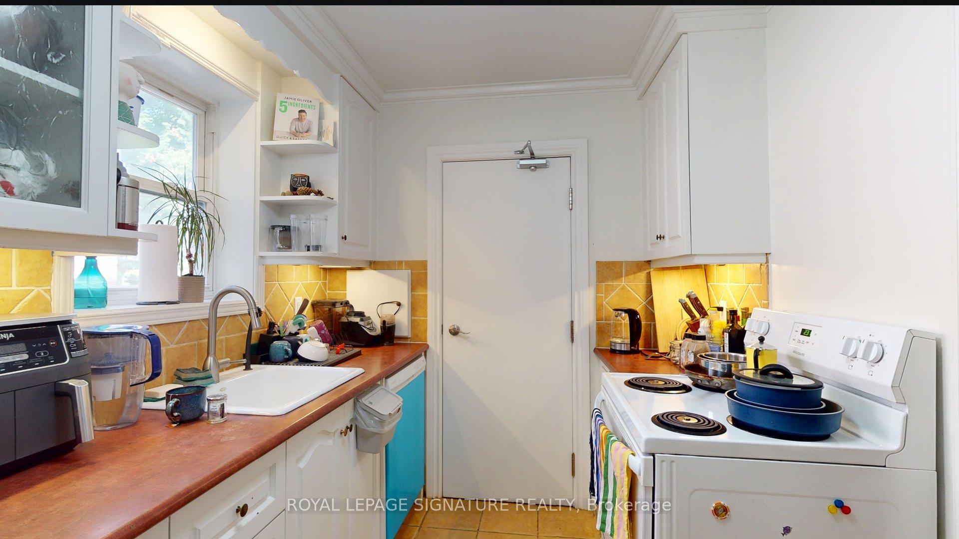 Photo 15 of Unit Main, 63 Braemore Gardens, Toronto, Wychwood — HOMEH