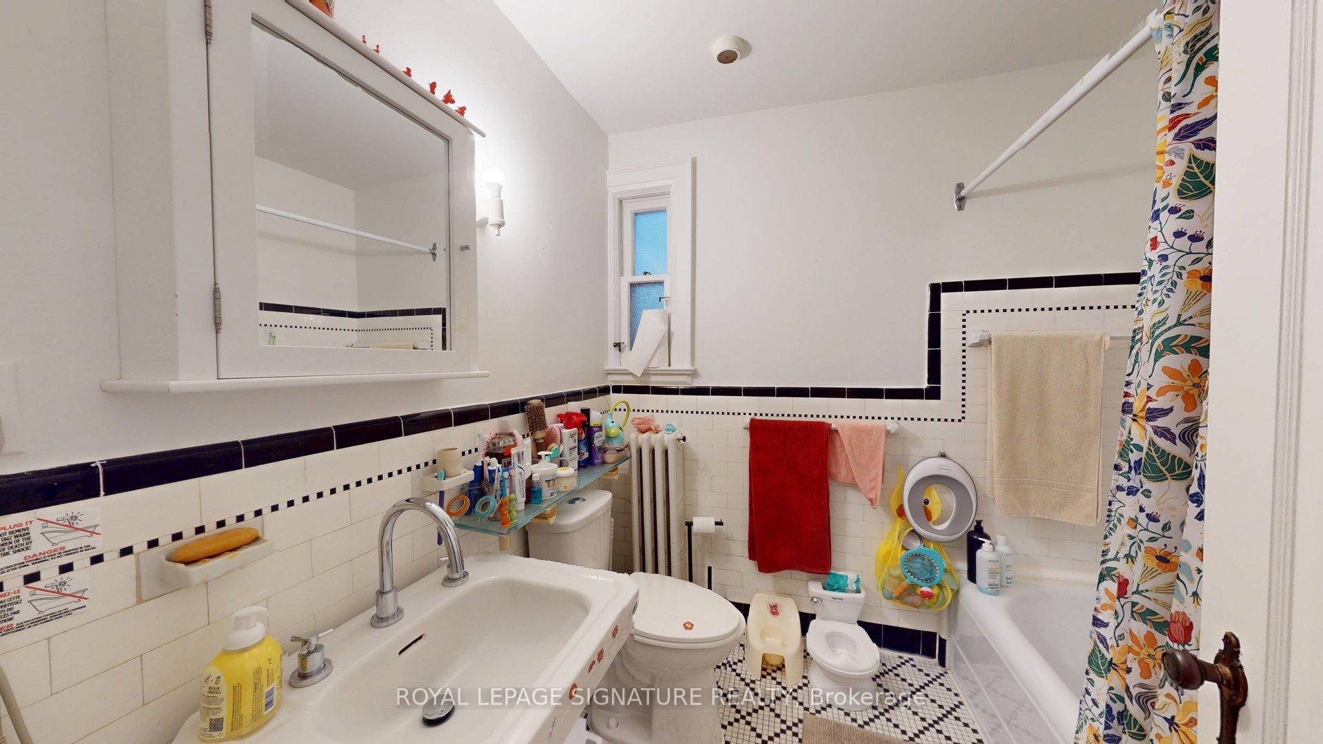 Photo 26 of Unit Main, 63 Braemore Gardens, Toronto, Wychwood — HOMEH