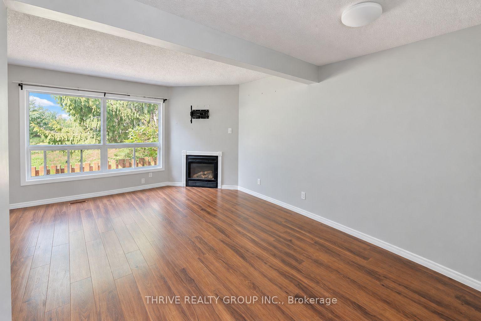 Photo 4 of Unit 17, 126 Belmont Drive, London, South O — HOMEH